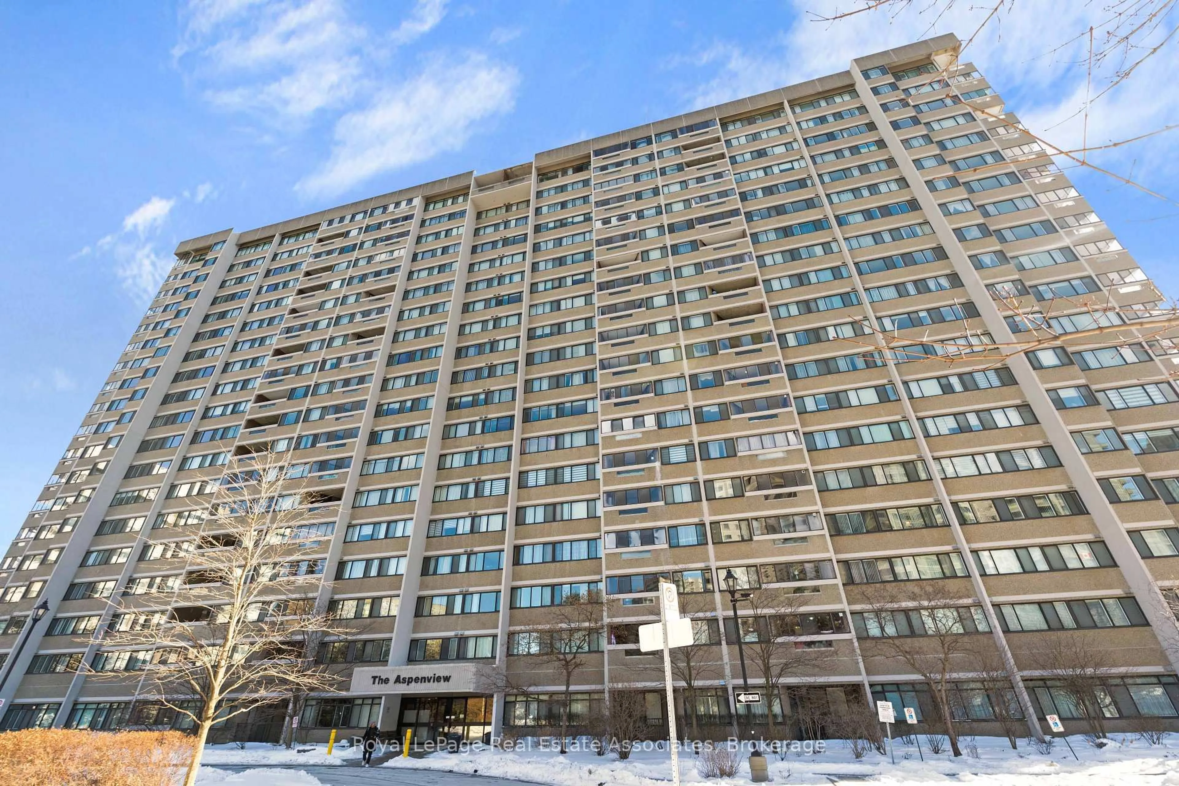 Unknown for 50 Elm Dr #912, Mississauga Ontario L5A 3X2