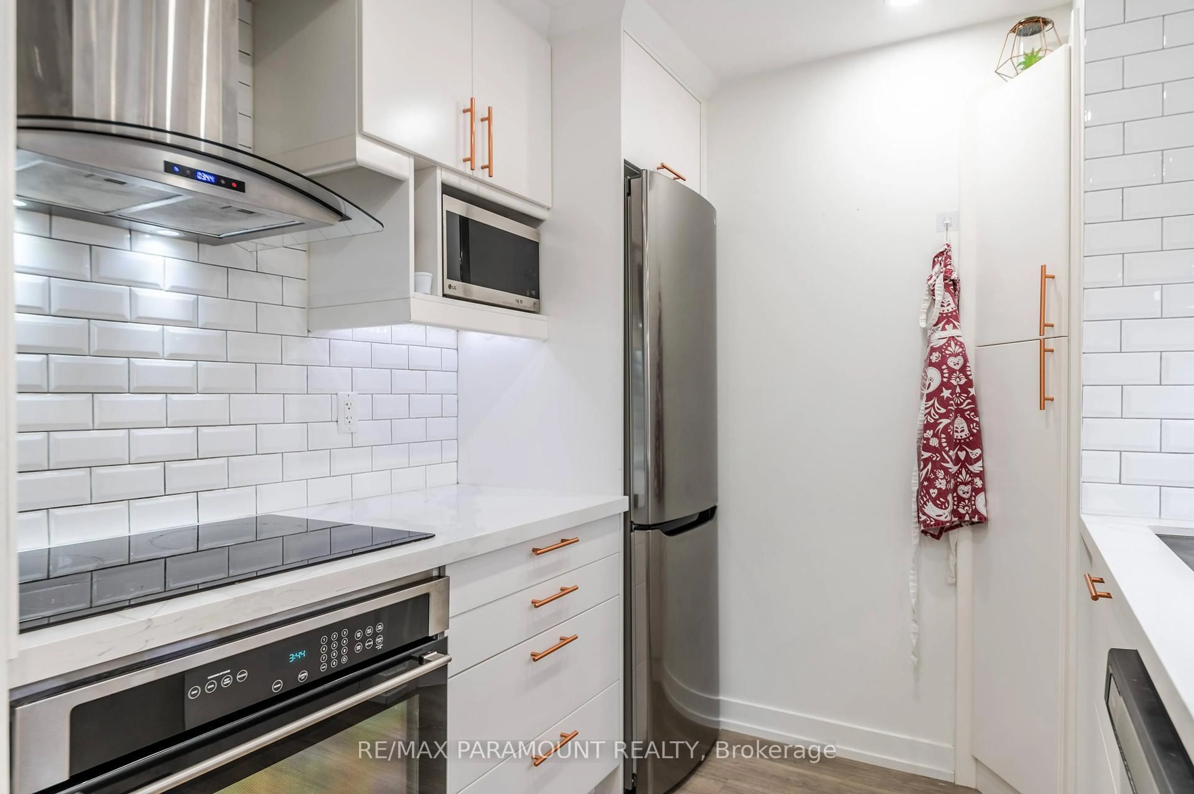 Standard kitchen, unknown for 1410 Dupont Rd #315, Toronto Ontario M6H 0B6
