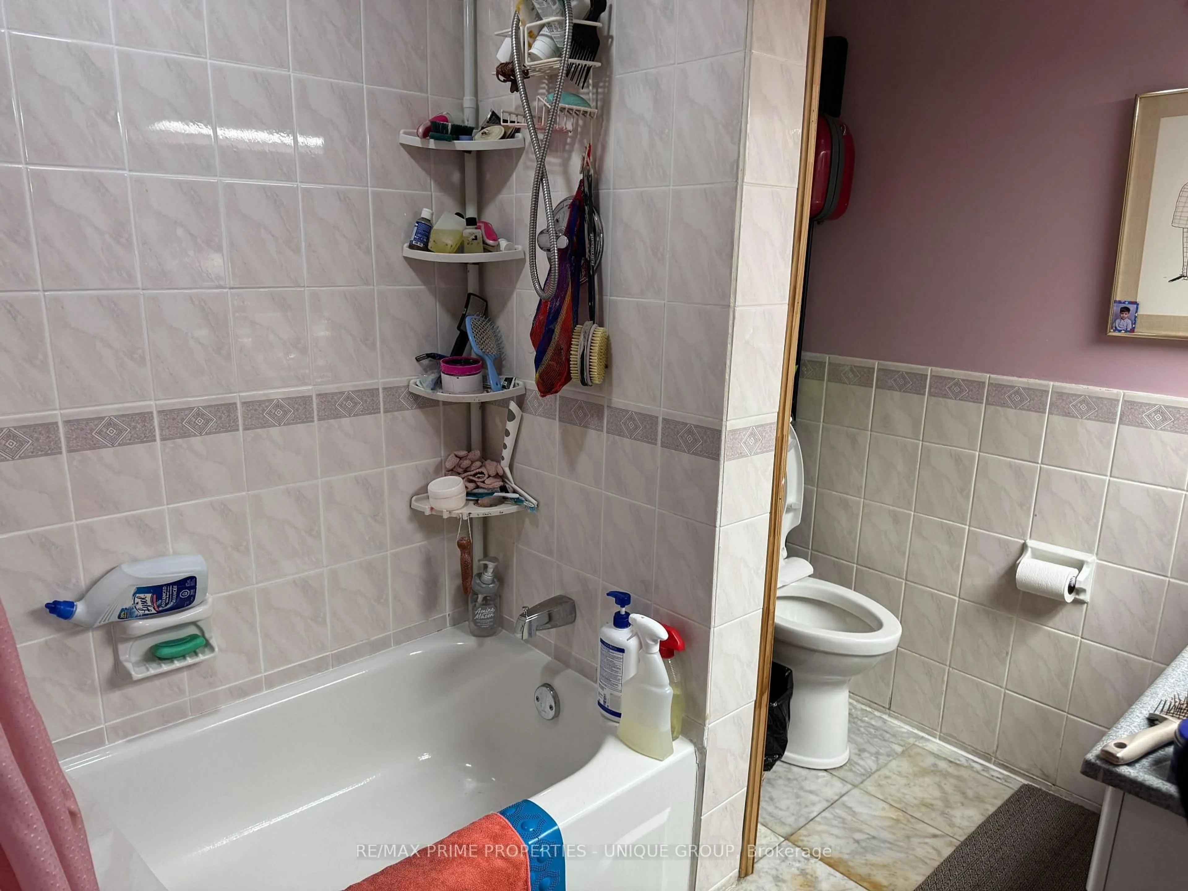 Standard bathroom, unknown for 2330 Dufferin St, Toronto Ontario M6E 3S4