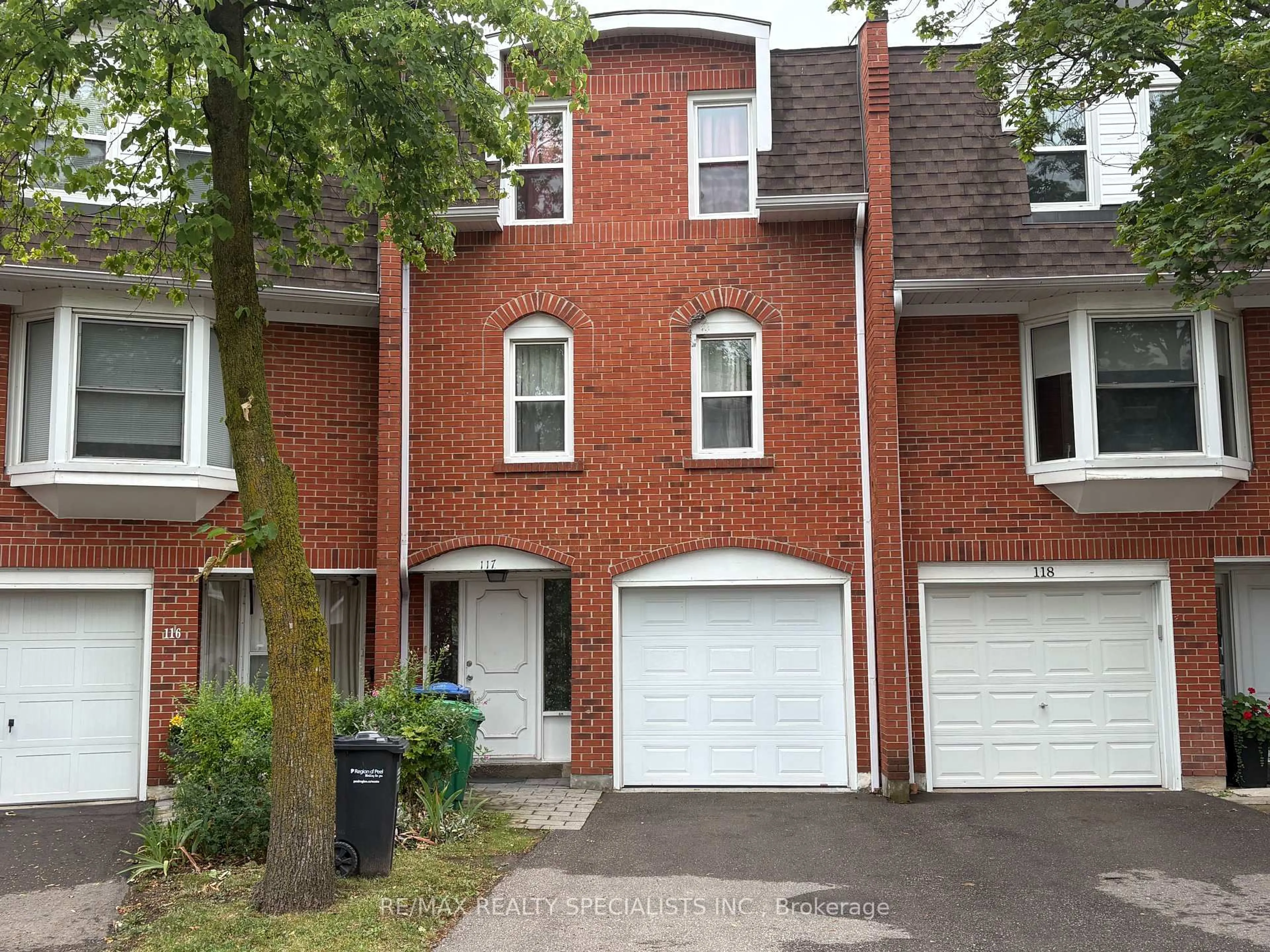 Home with brick exterior material, street for 333 Meadows Blvd #117, Mississauga Ontario L4Z 1G9