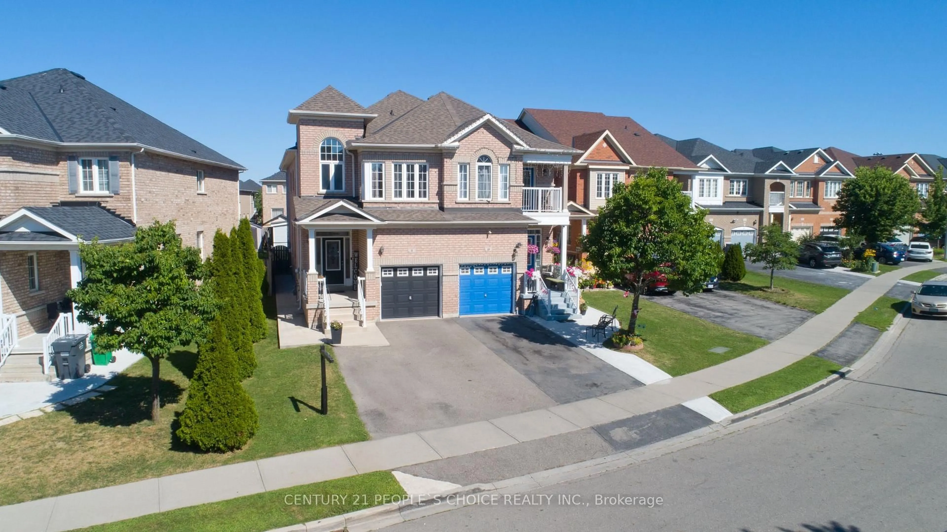 A pic from outside/outdoor area/front of a property/back of a property/a pic from drone, street for 8 Calm Waters Cres, Brampton Ontario L6V 4R9