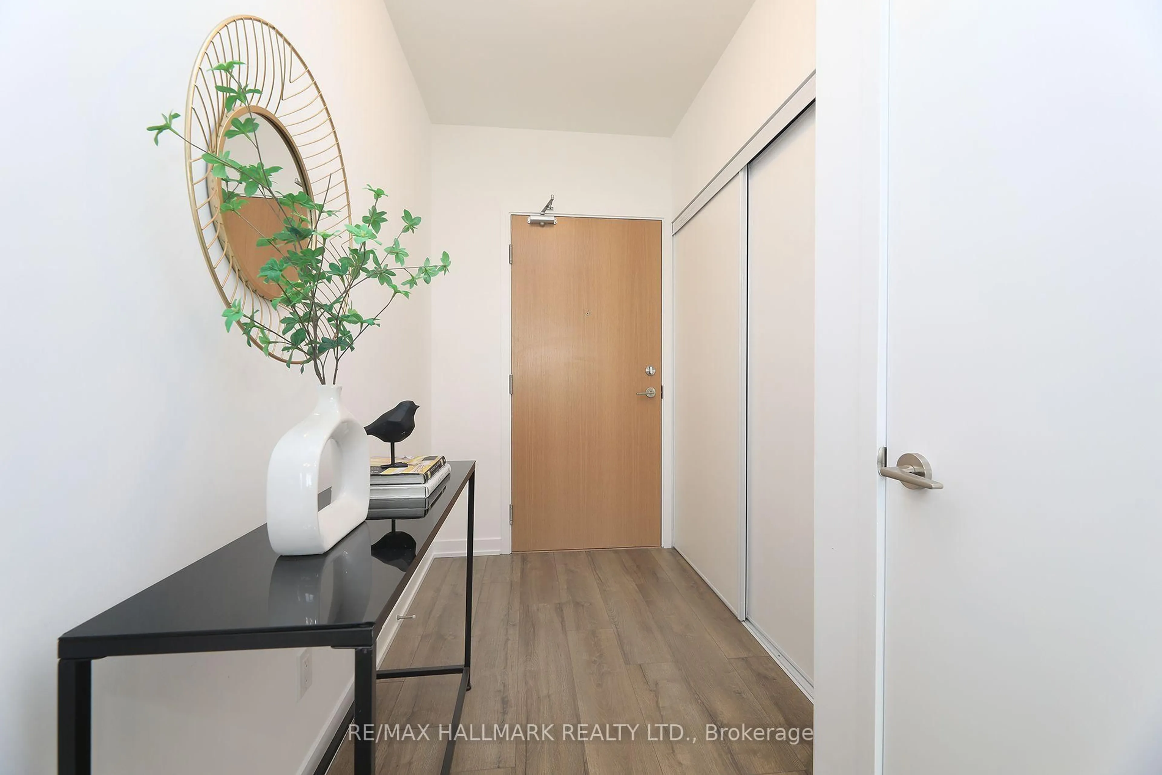 Indoor entryway for 1787 St. Clair Ave #1111, Toronto Ontario M6N 0B7