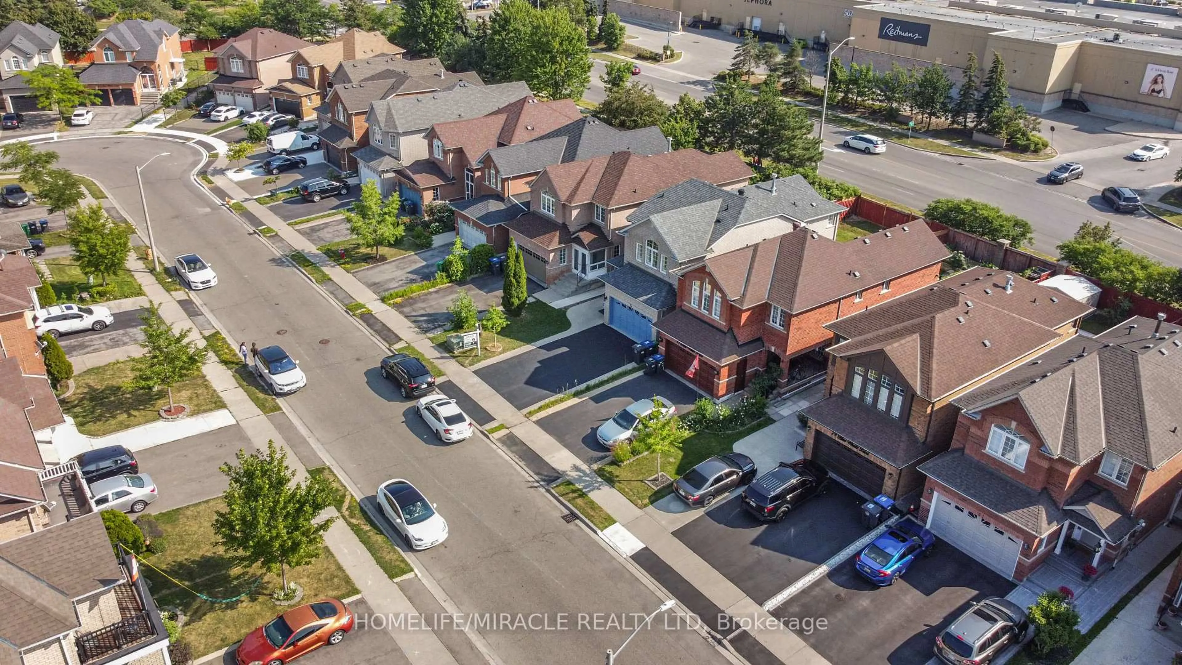A pic from outside/outdoor area/front of a property/back of a property/a pic from drone, street for 75 Blue Whale Blvd, Brampton Ontario L6R 2M1