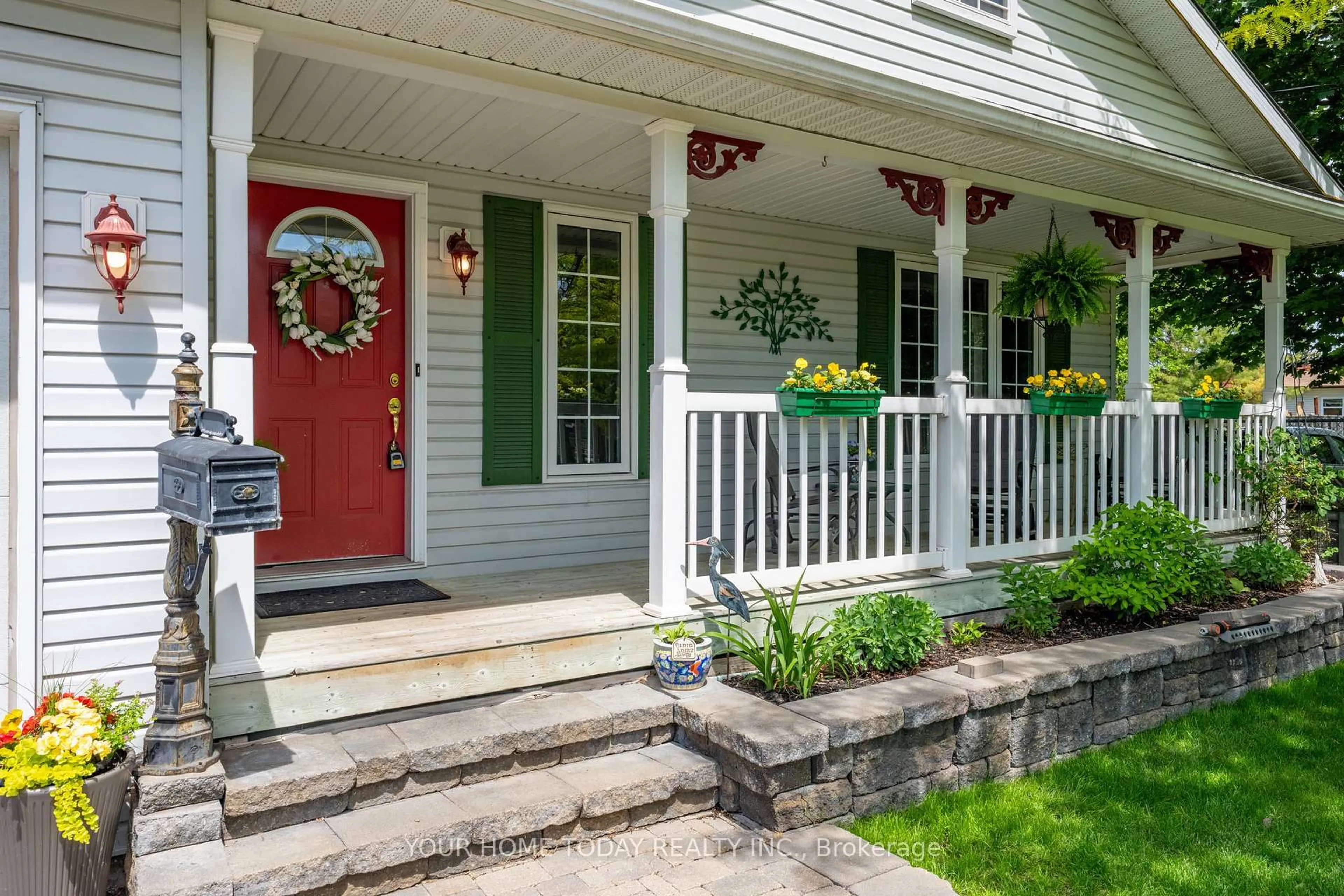 Home with vinyl exterior material, street for 16 Normandy Blvd, Halton Hills Ontario L7G 1W1