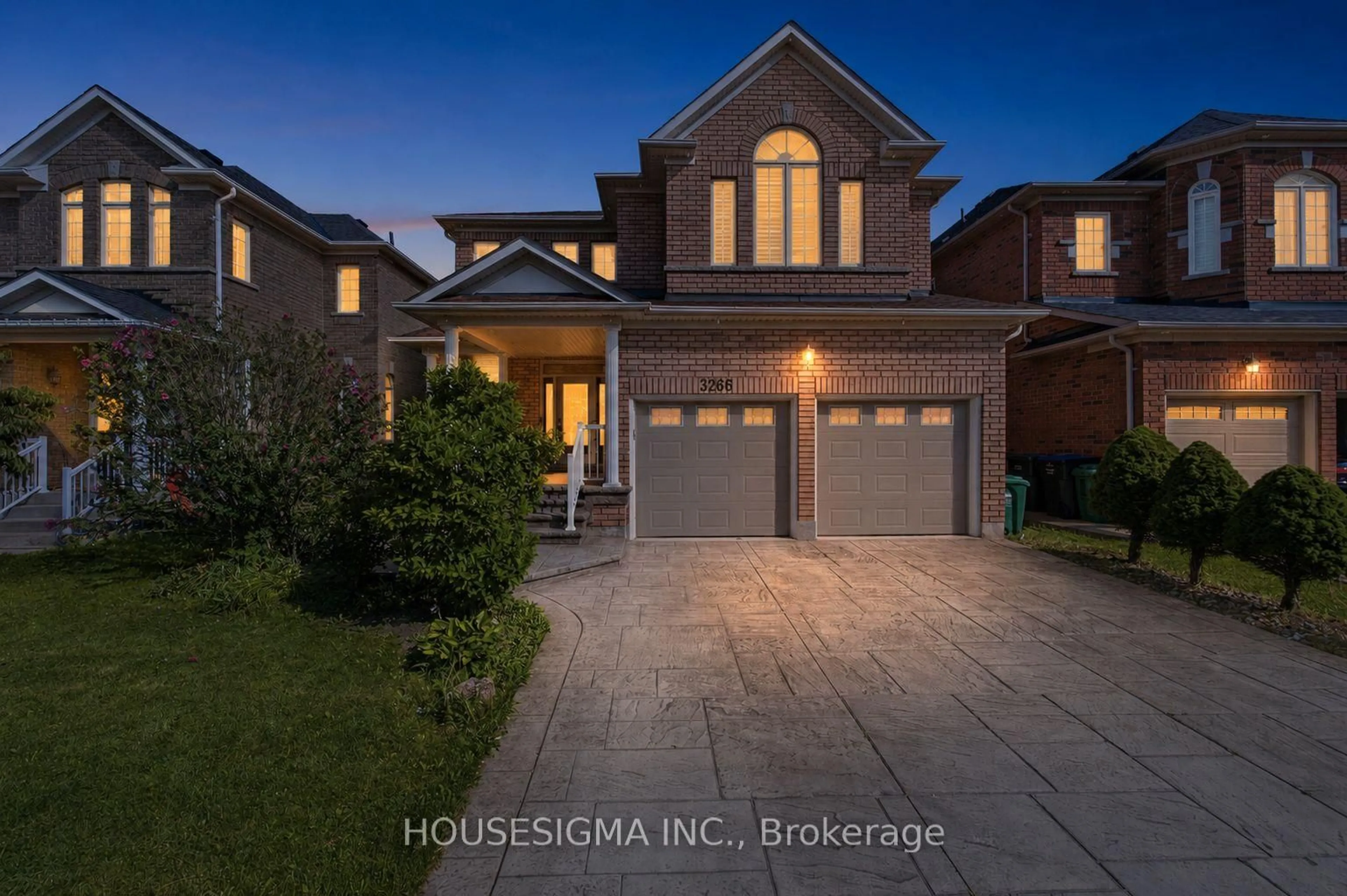 Home with brick exterior material, street for 3266 Weatherford Rd, Mississauga Ontario L5M 7X6