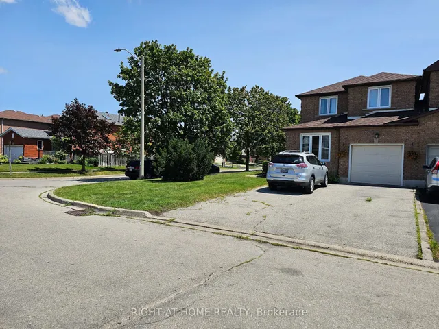 710 Ashprior Ave, Mississauga 3