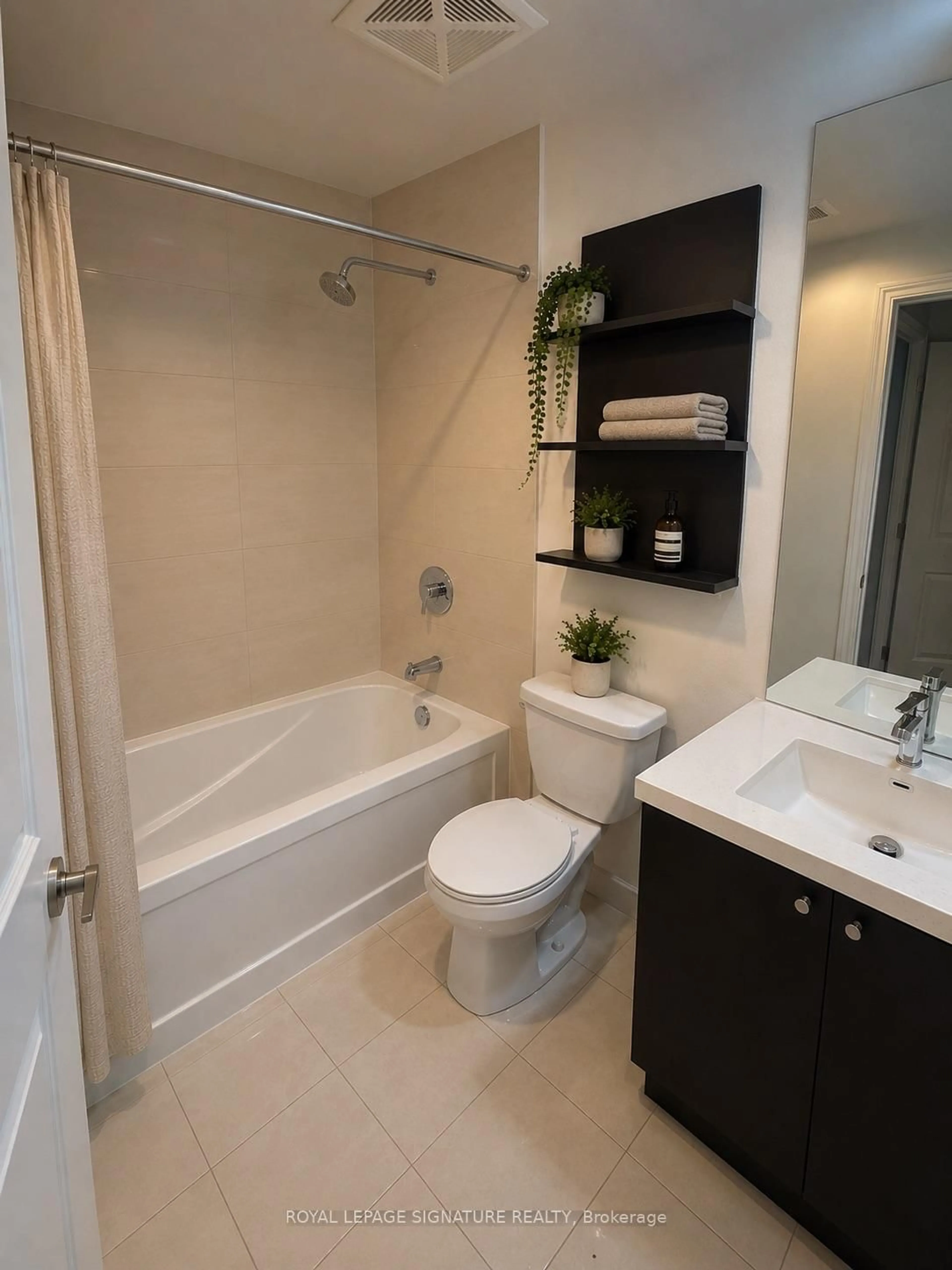Standard bathroom, ceramic/tile floor for 80 Marine Parade Dr #430, Toronto Ontario M8V 0A3