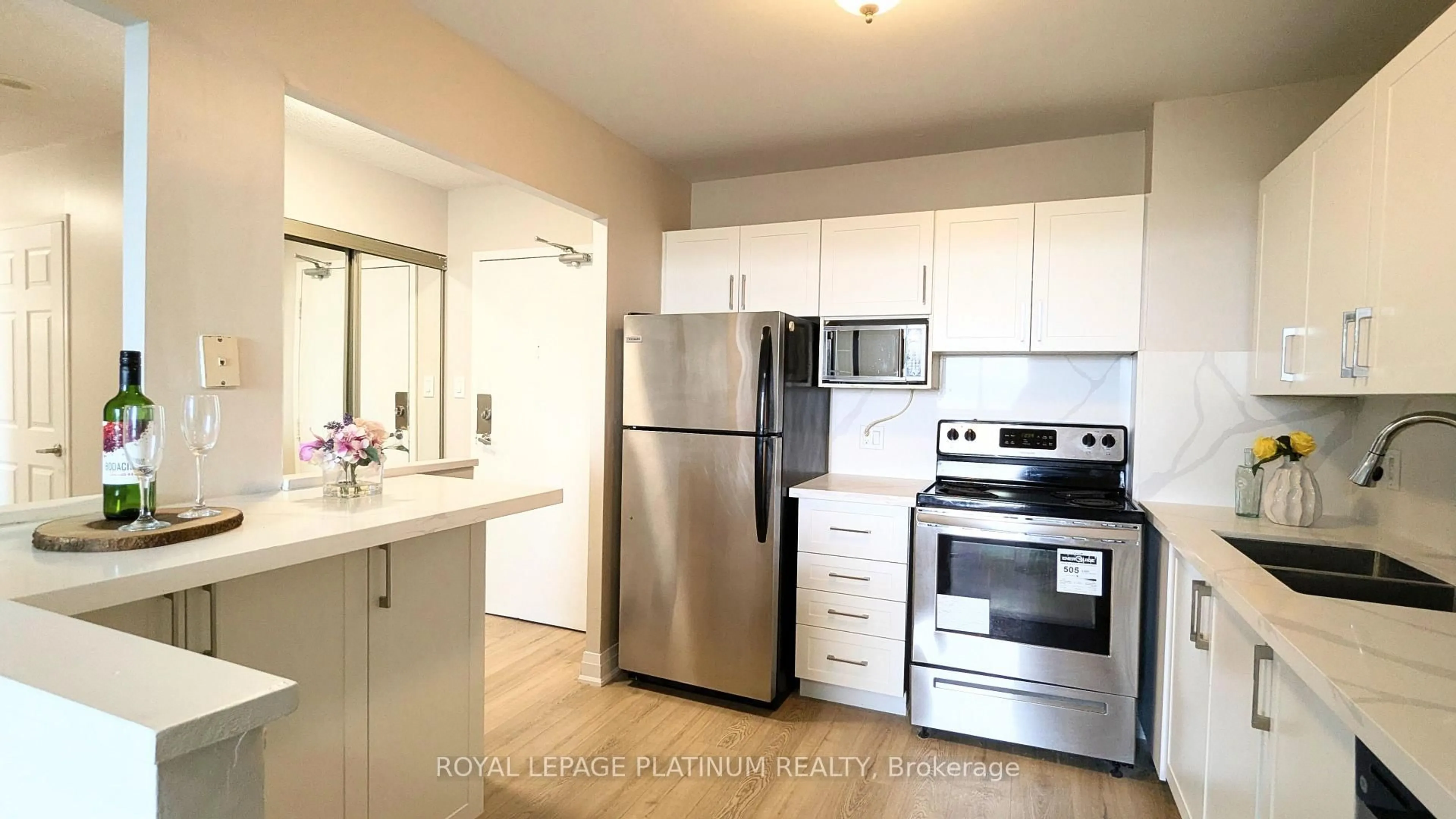 Standard kitchen, unknown for 3559 Eglinton Ave #704, Toronto Ontario M6M 5C6