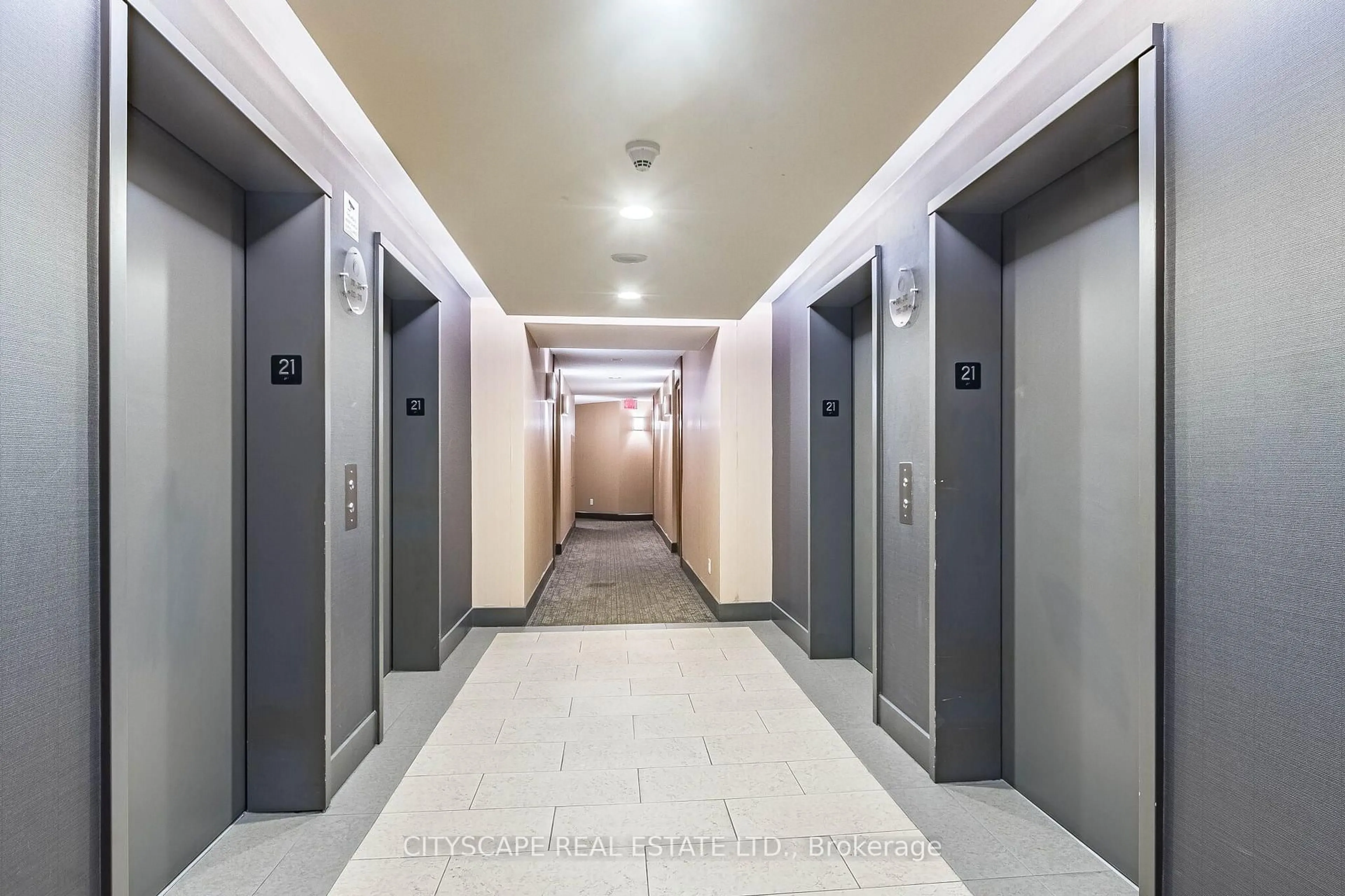Indoor foyer for 3880 Duke of York Blvd #2110, Mississauga Ontario L5B 4M7
