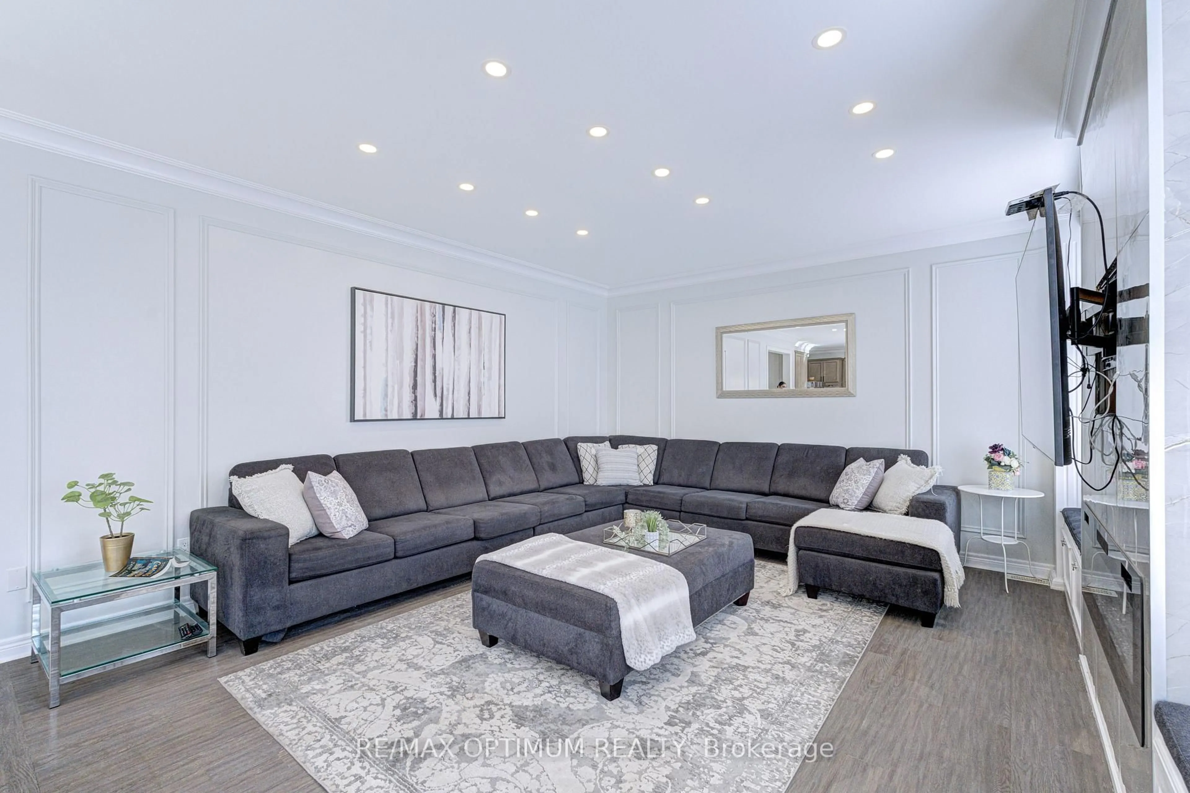 Living room with furniture, unknown for 120 Canary Clse, Brampton Ontario L6X 3A9