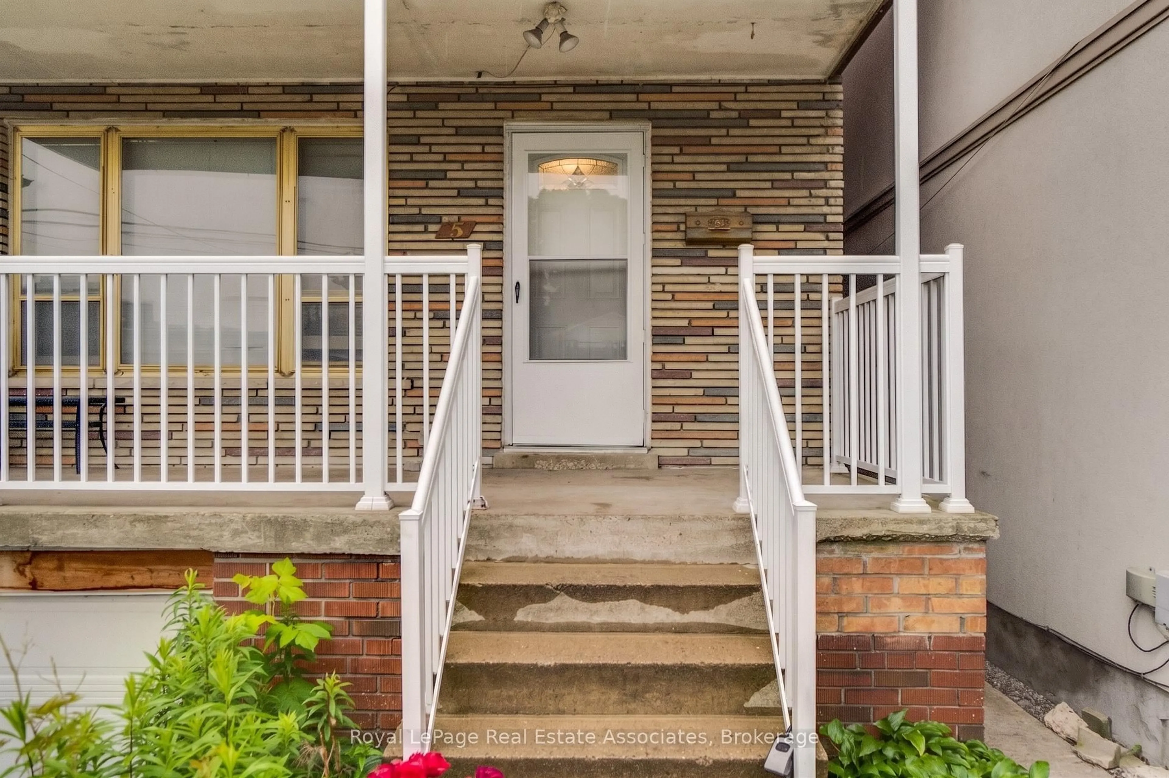 Unknown for 5 Homeview Ave, Toronto Ontario M6N 1S9
