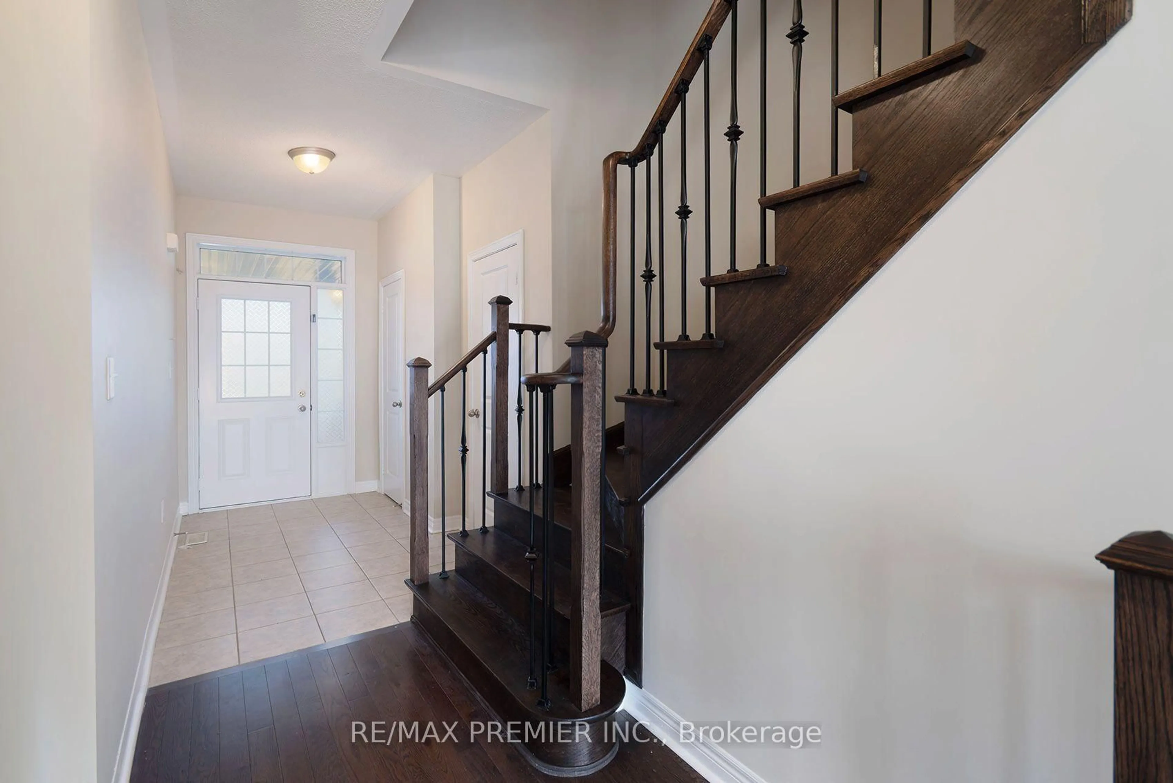 Stairs for 116 Finegan Circ, Brampton Ontario L7A 0B7