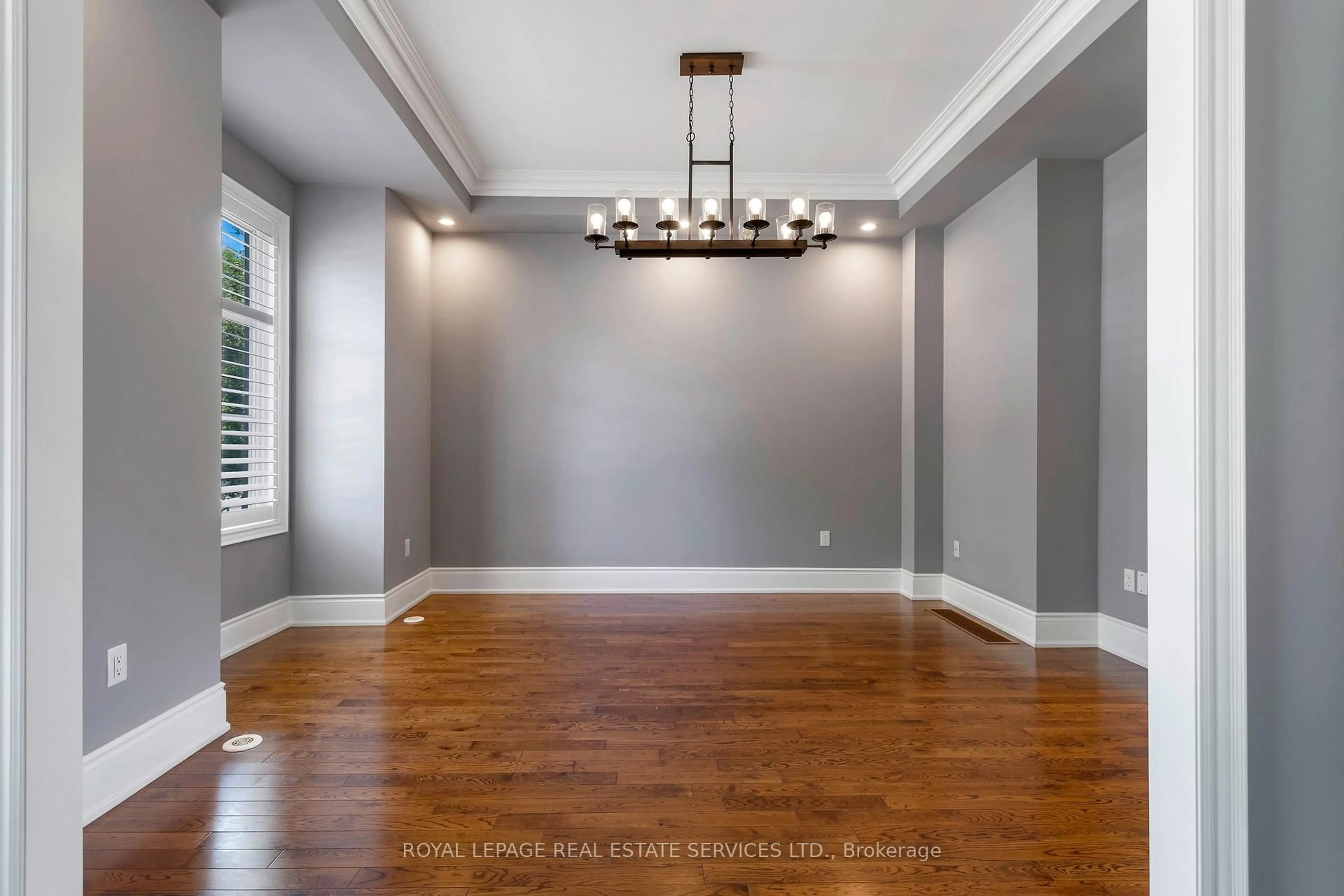 Dining room, unknown for 216 Rebecca St, Oakville Ontario L6K 1J9