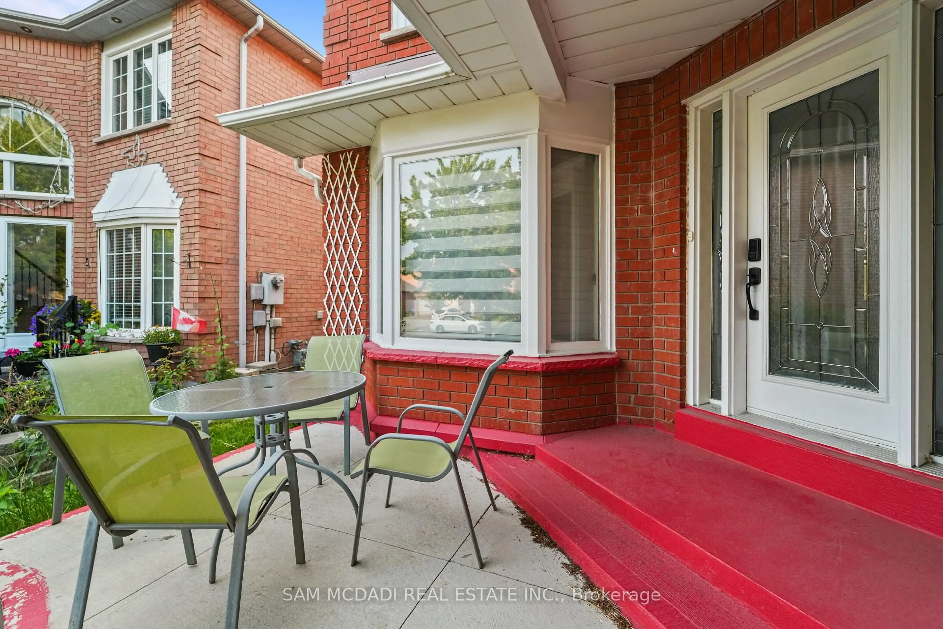 Patio, street for 4778 Crystal Rose Dr, Mississauga Ontario L5V 1G9
