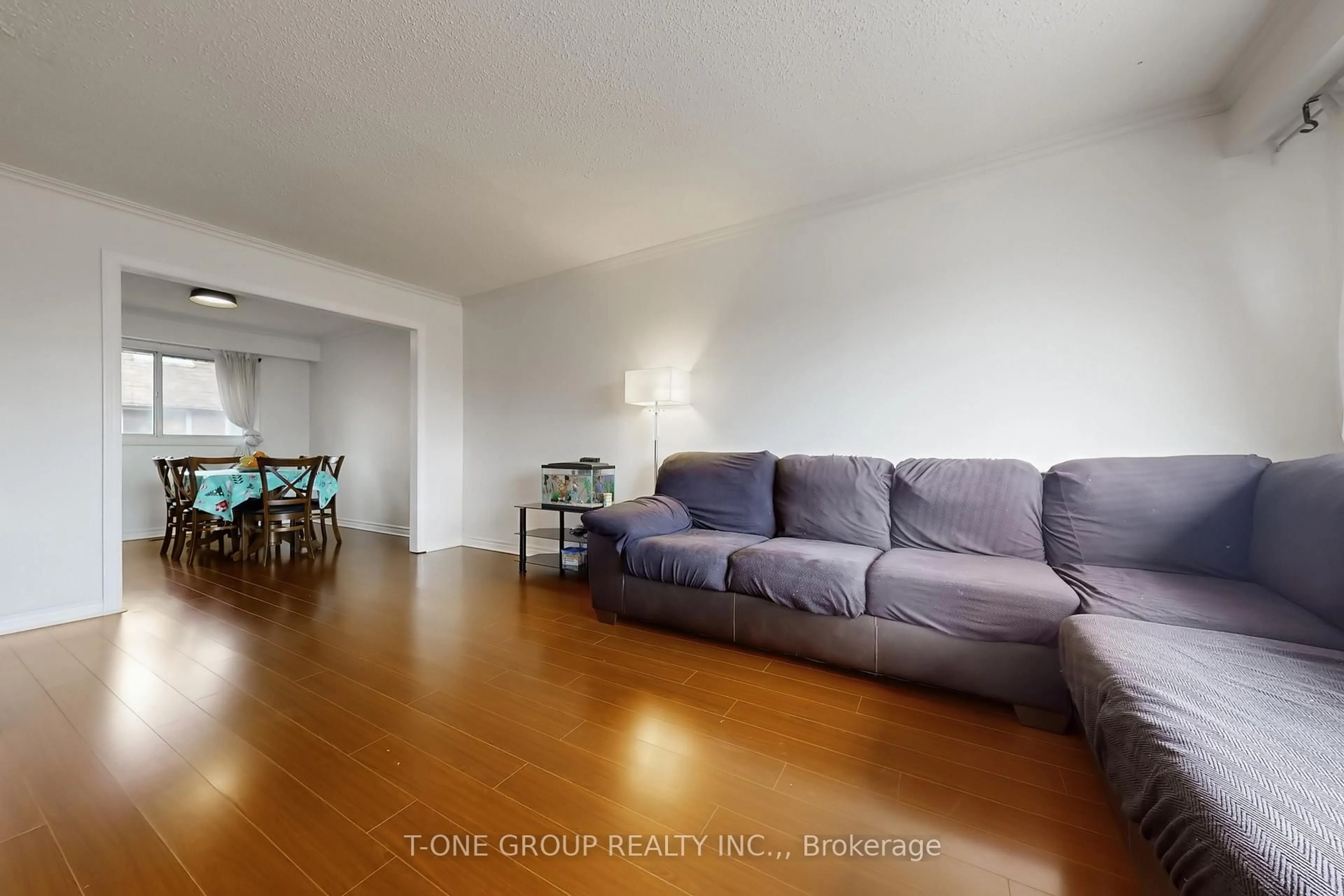Unknown for 3025 Cedarglen Gate #75, Mississauga Ontario L5C 2V7
