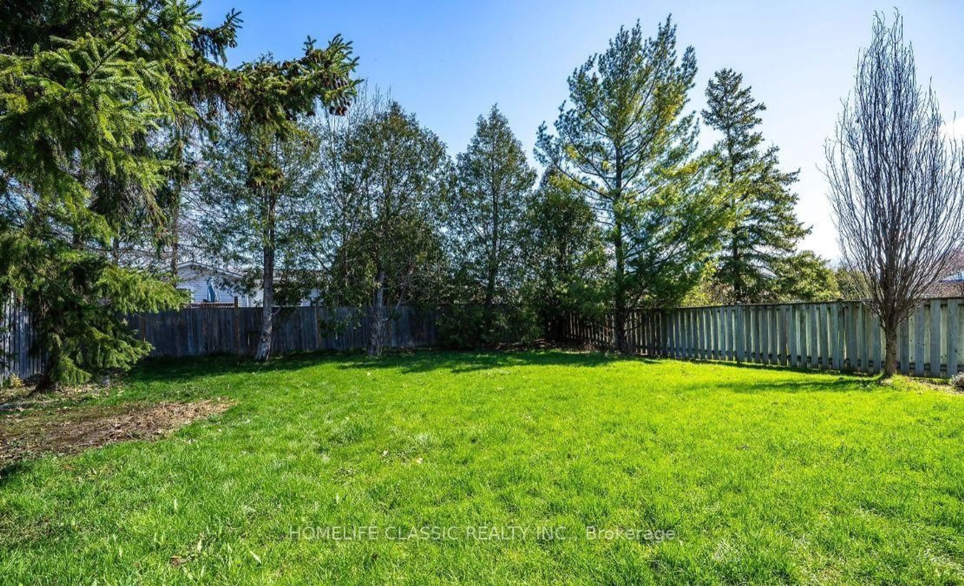 Patio, forest/trees view for 583 Elliott Cres, Milton Ontario L9T 3G5