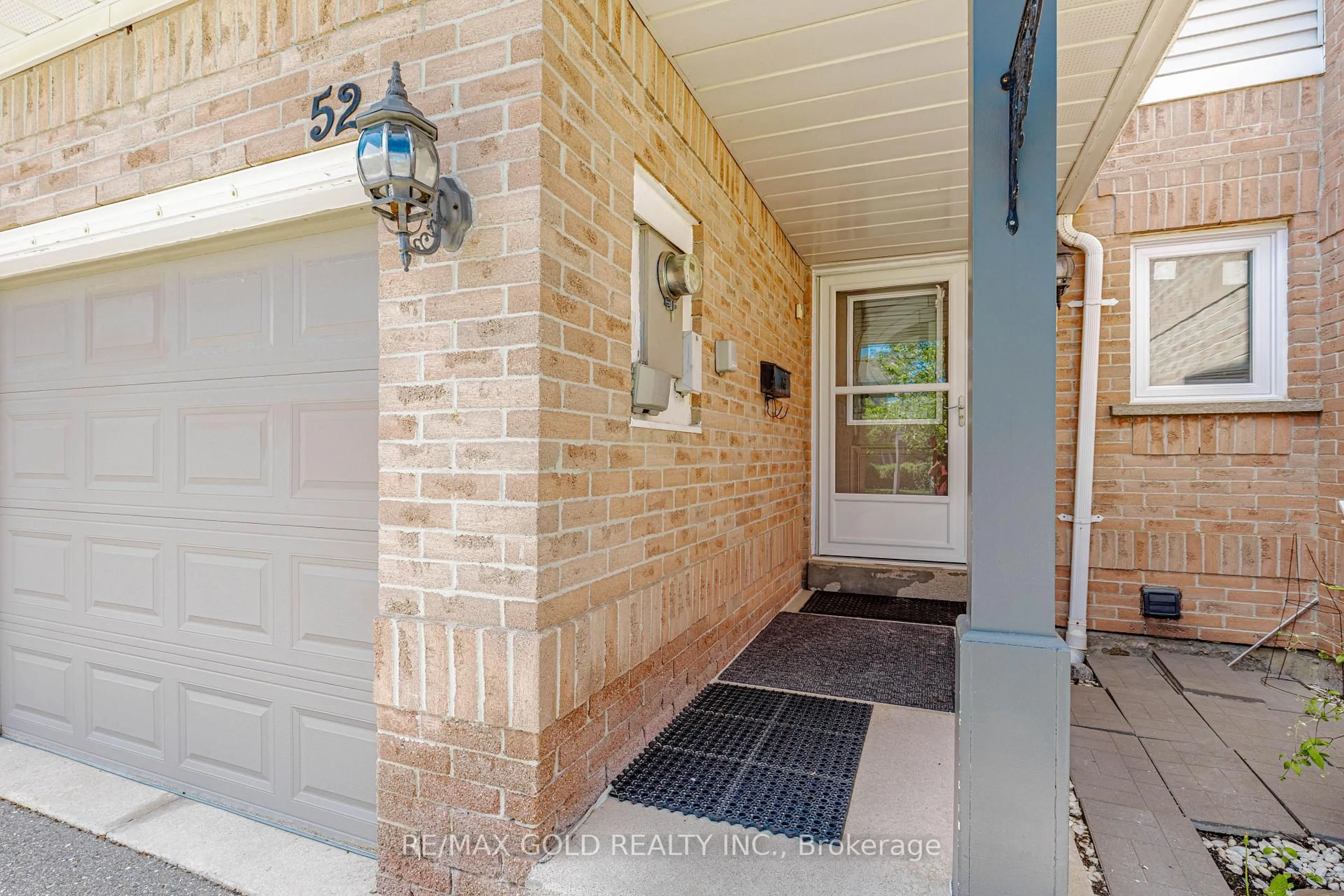 Unknown for 52 Wickstead Crt, Brampton Ontario L6R 1N8