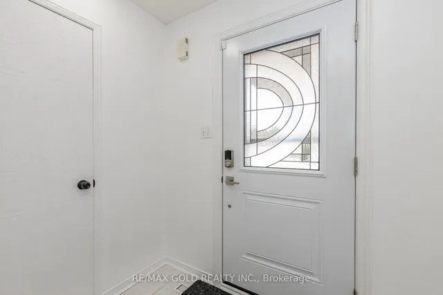 52 Wickstead Crt, Brampton 4