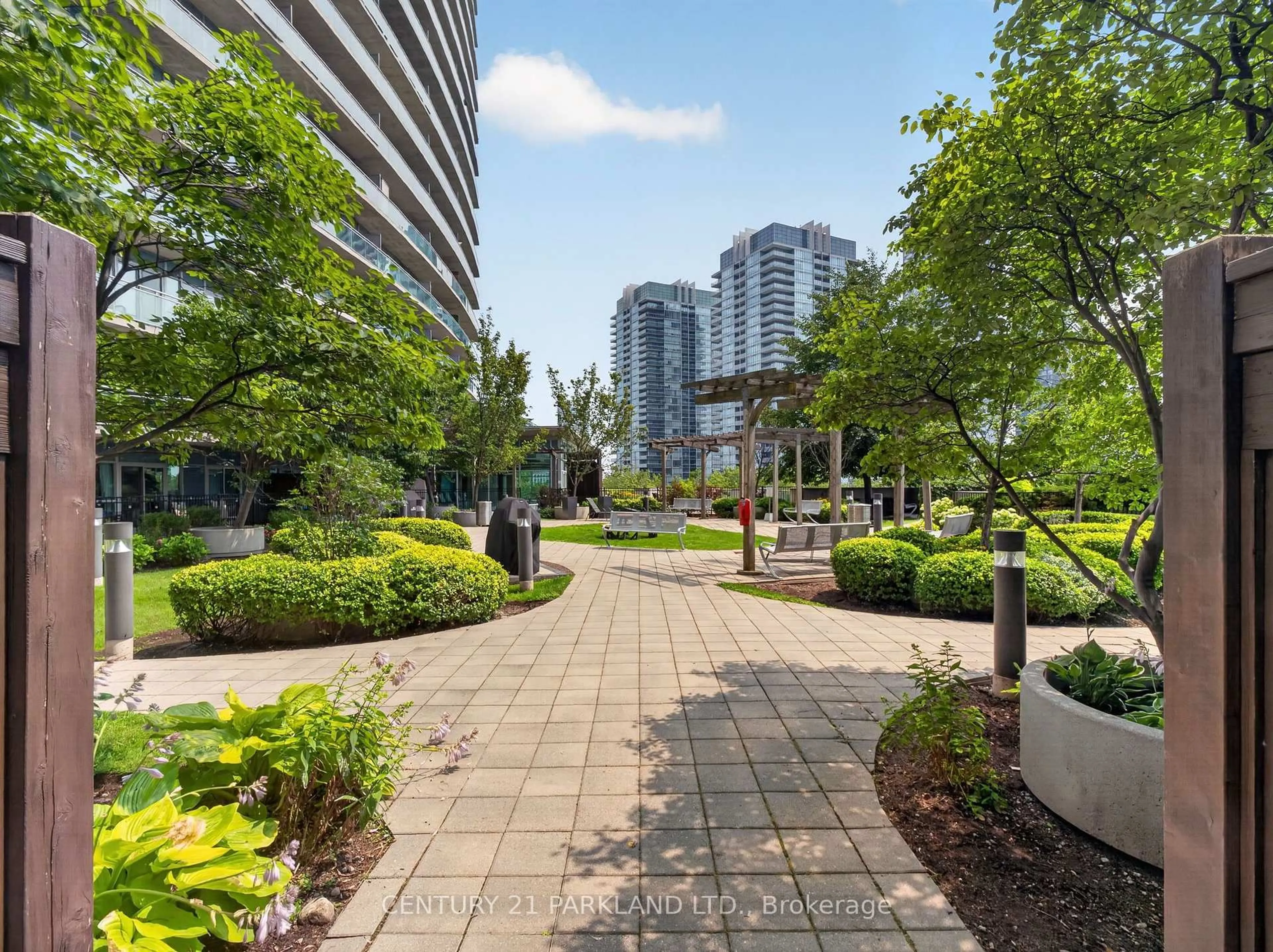 Patio, street for 155 Legion Rd #1103, Toronto Ontario M8Y 0A7