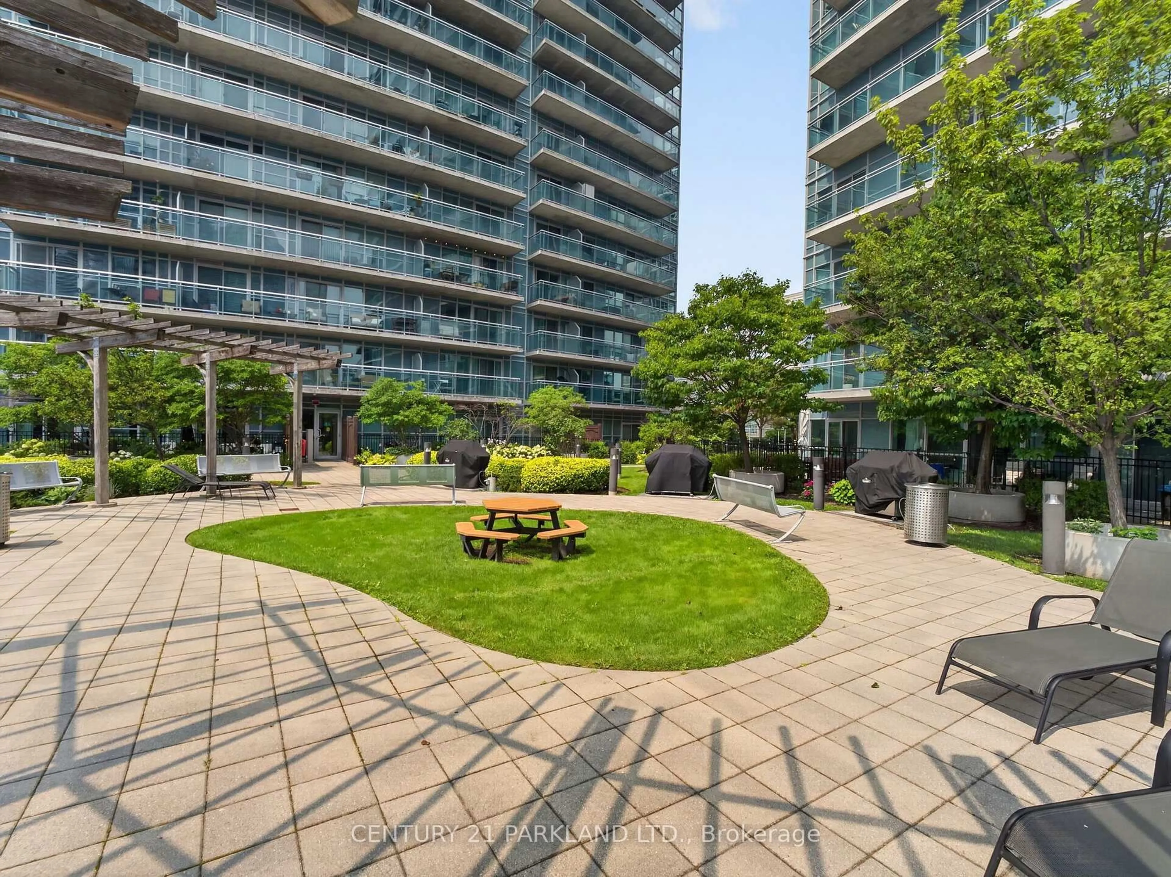 Patio, street for 155 Legion Rd #1103, Toronto Ontario M8Y 0A7