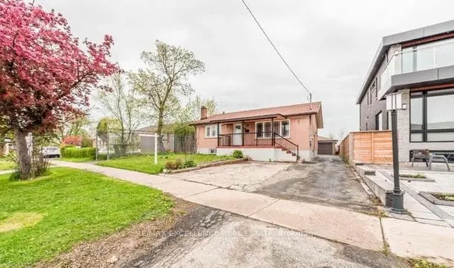 7208 Hermitage Rd, Mississauga 2