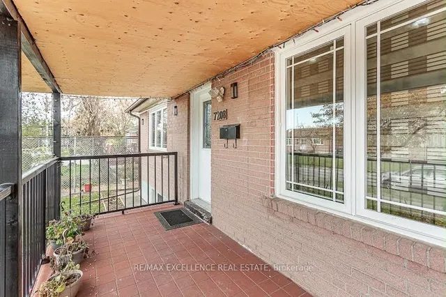 7208 Hermitage Rd, Mississauga 3