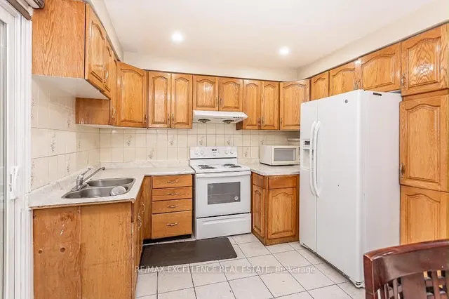7208 Hermitage Rd, Mississauga 4