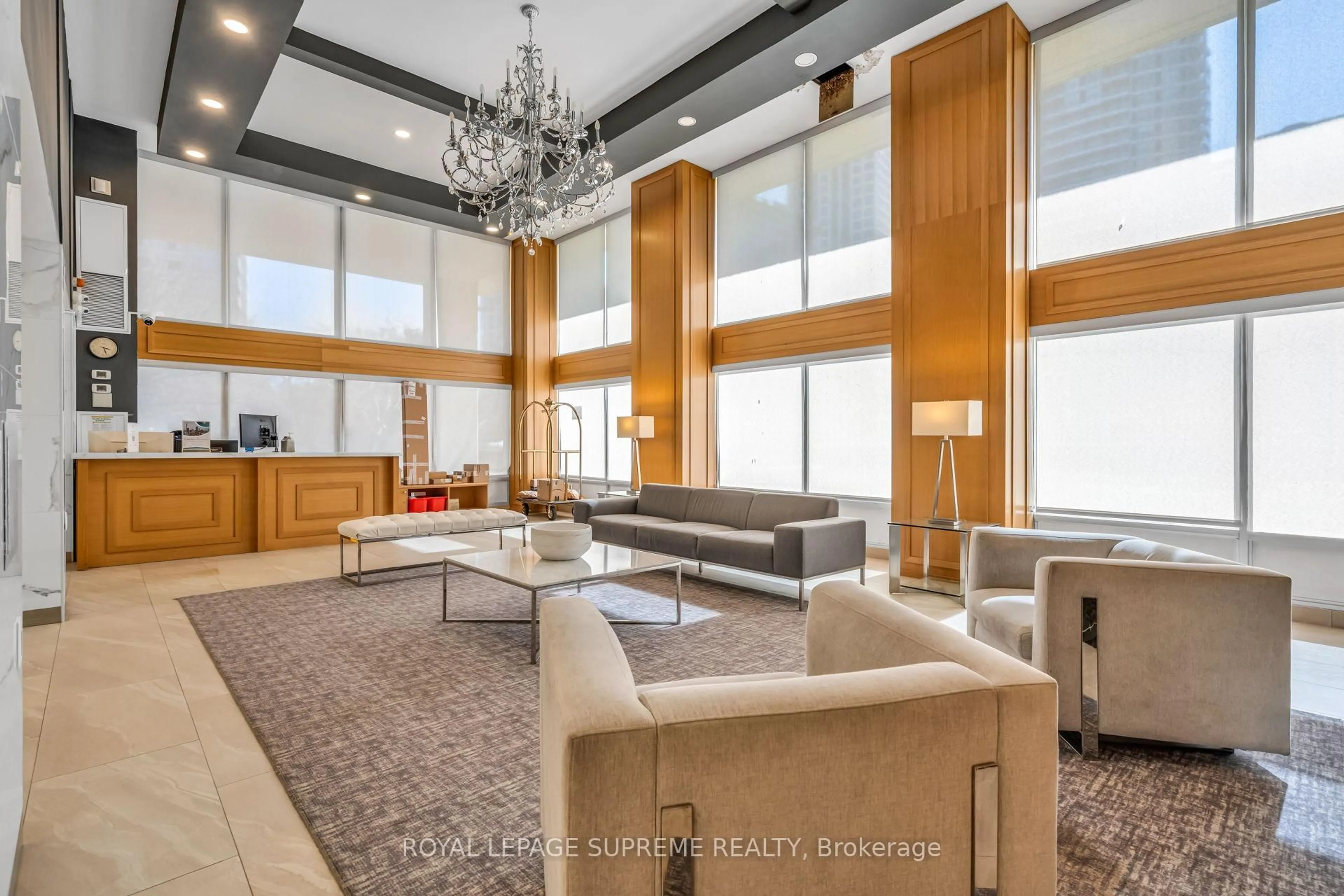 Lobby for 3590 Kaneff Cres #1907, Mississauga Ontario L5A 3X3