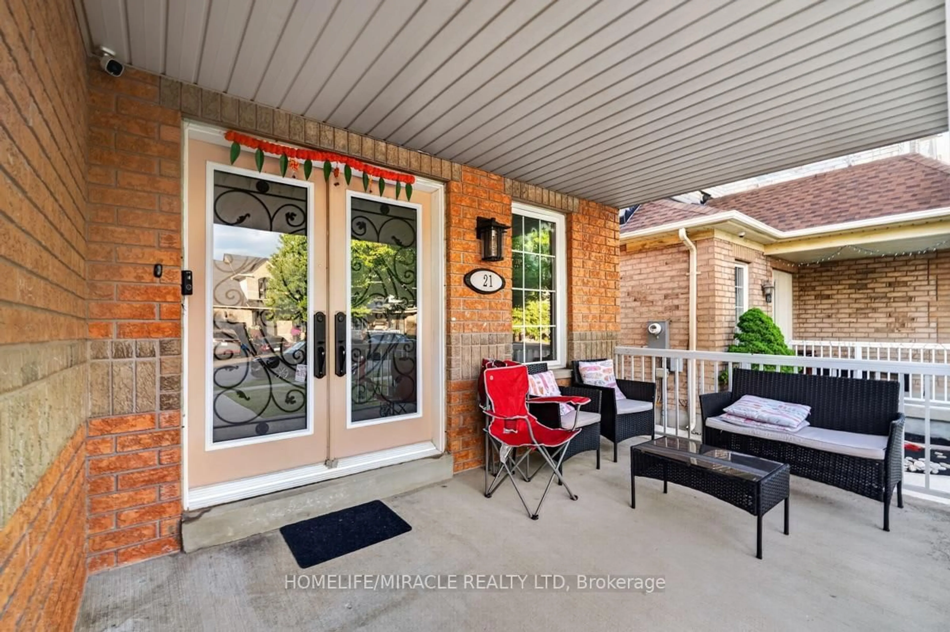 Patio, street for 21 Chalkfarm Cres, Brampton Ontario L7A 3V8