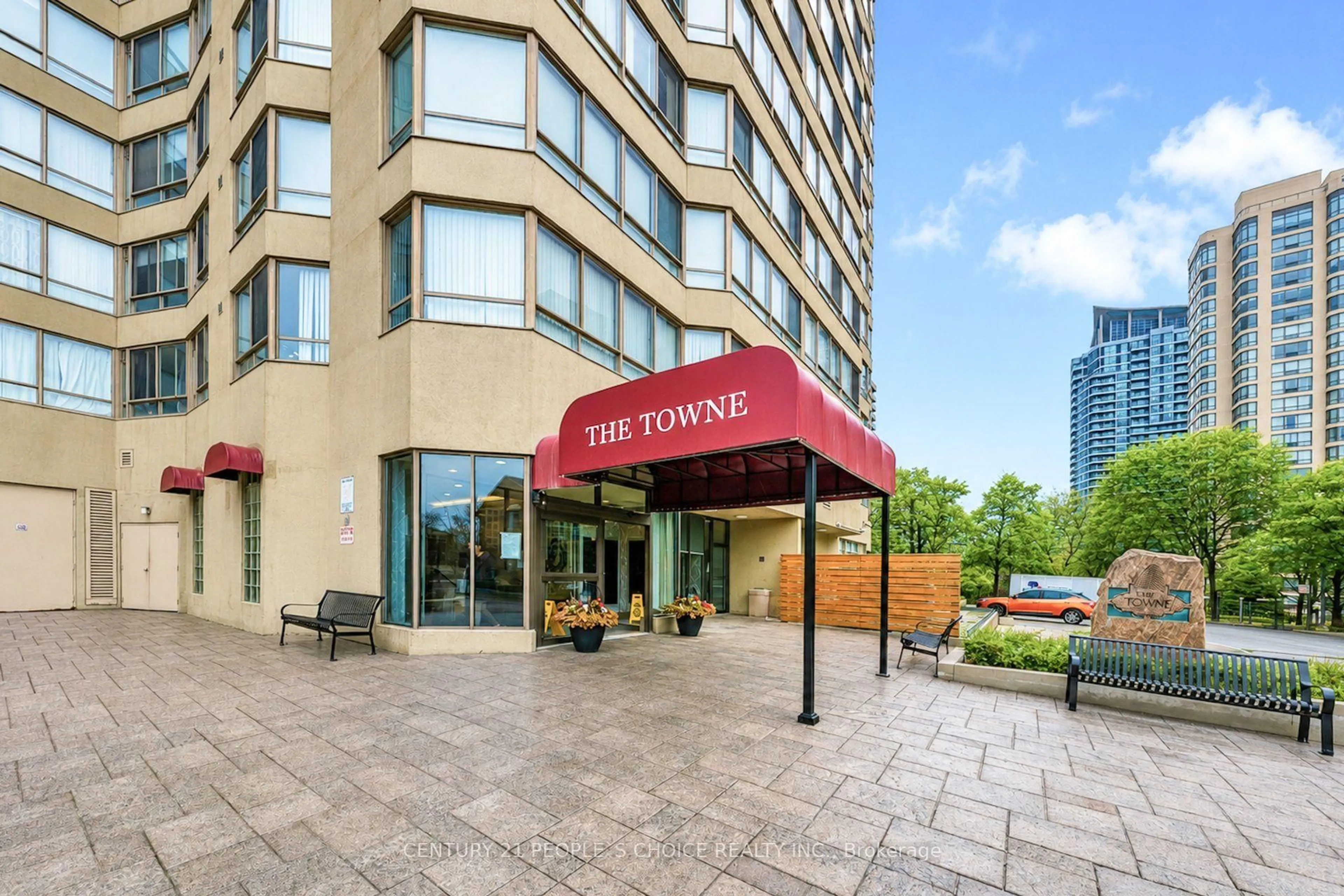 Indoor foyer for 3605 Kariya Dr #109B, Mississauga Ontario L5B 3J4