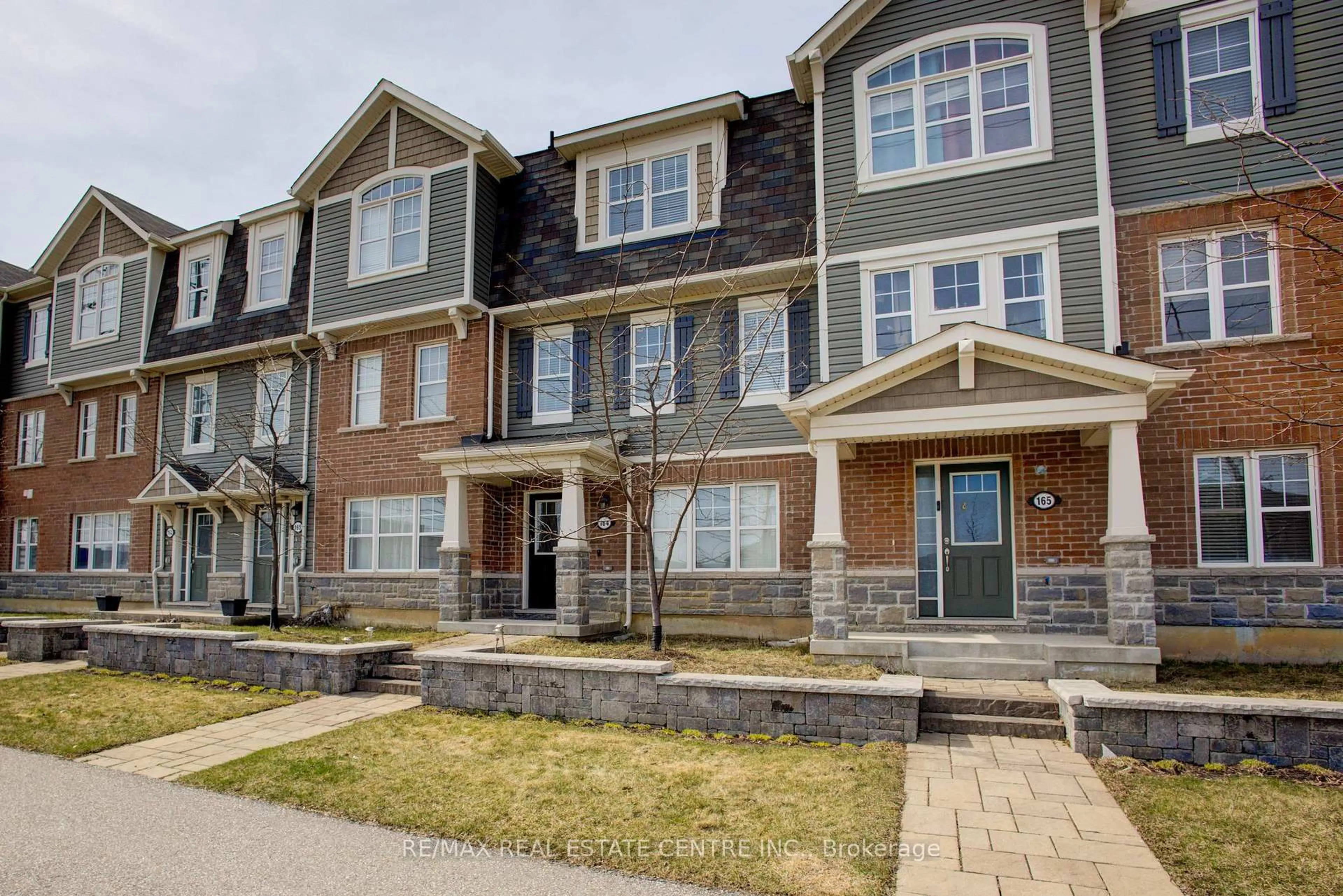 Home with brick exterior material, street for 1000 Asleton Blvd, Milton Ontario L9T 9L3