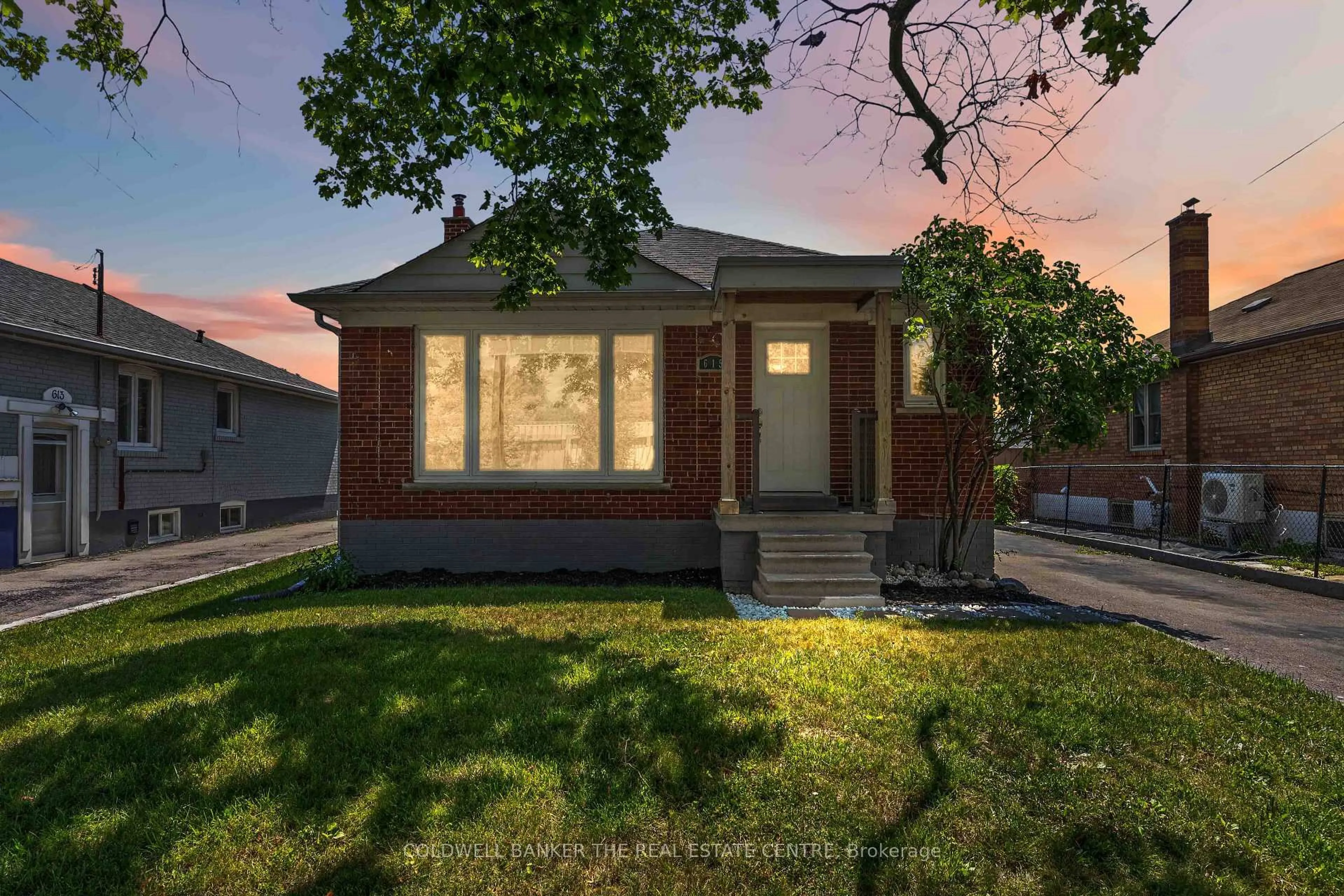 Home with brick exterior material, street for 615 Oxford St, Toronto Ontario M8Y 1E7