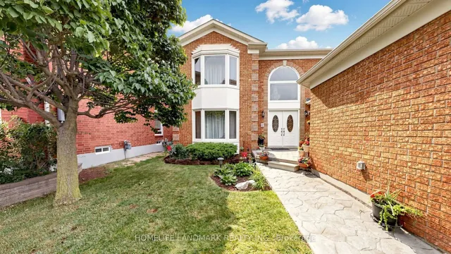 2590 Ambercroft Tr, Mississauga 3
