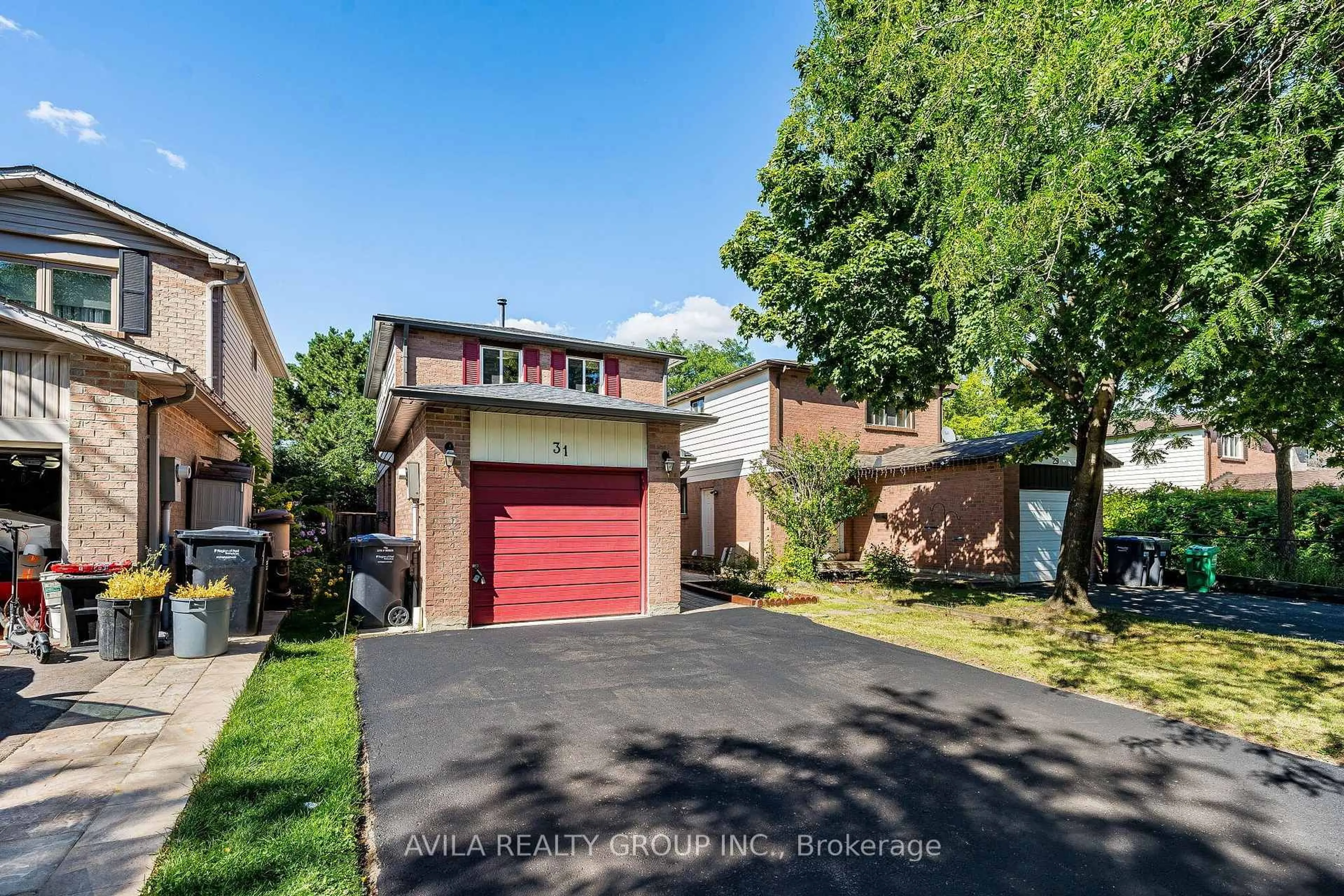Home with brick exterior material, street for 31 Wheatfield Rd, Brampton Ontario L6X 2V4