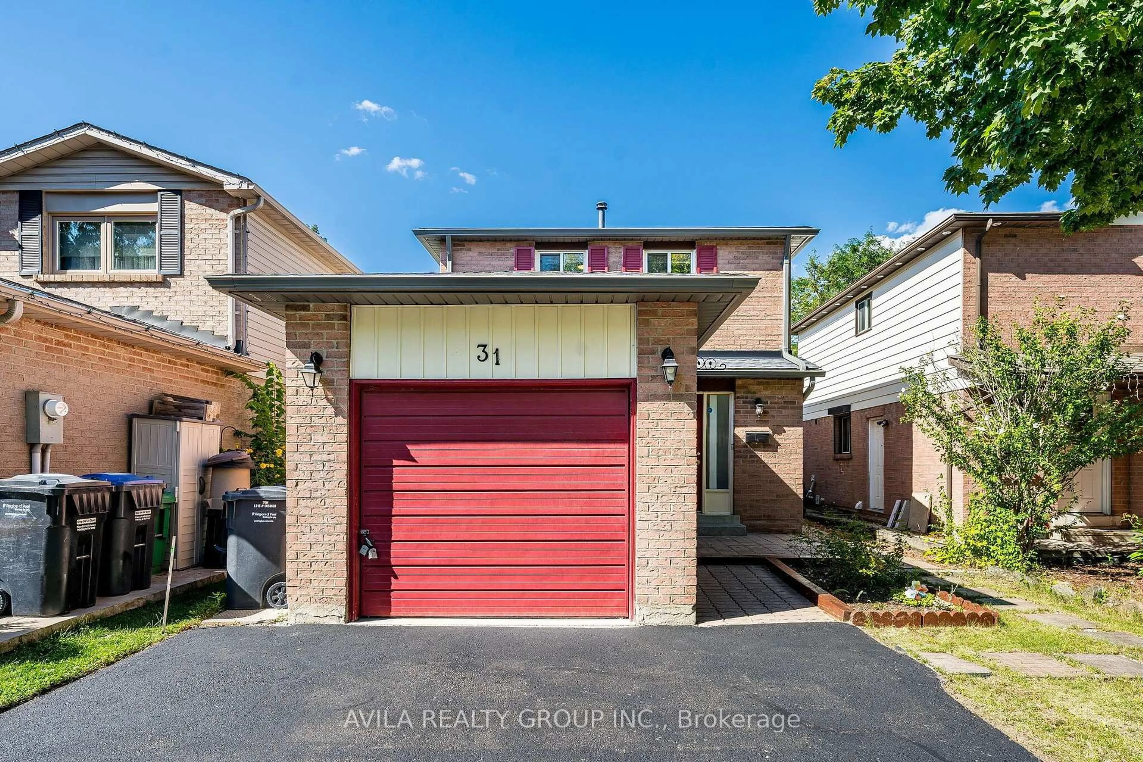 Home with brick exterior material, street for 31 Wheatfield Rd, Brampton Ontario L6X 2V4