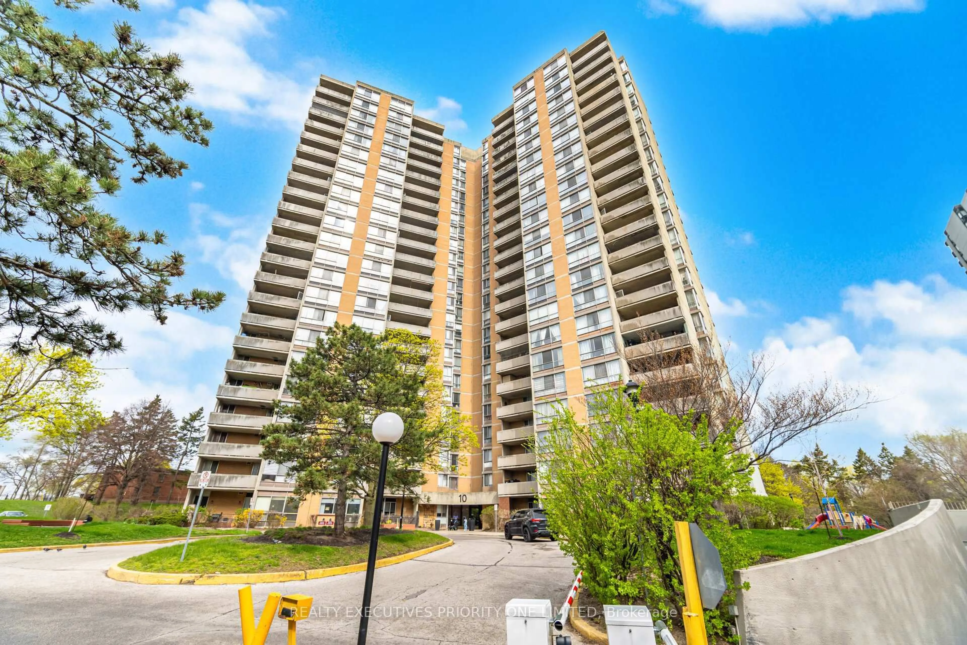 Unknown for 10 Martha Eaton Way #1013, Toronto Ontario M6M 5B3