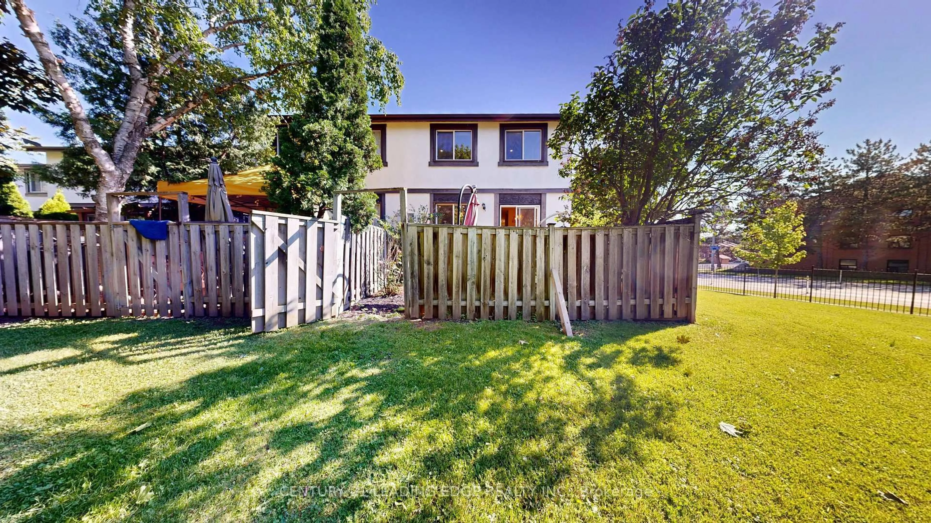 A pic from outside/outdoor area/front of a property/back of a property/a pic from drone, street for 2651 Aquitaine Ave #64, Mississauga Ontario L5N 1V5