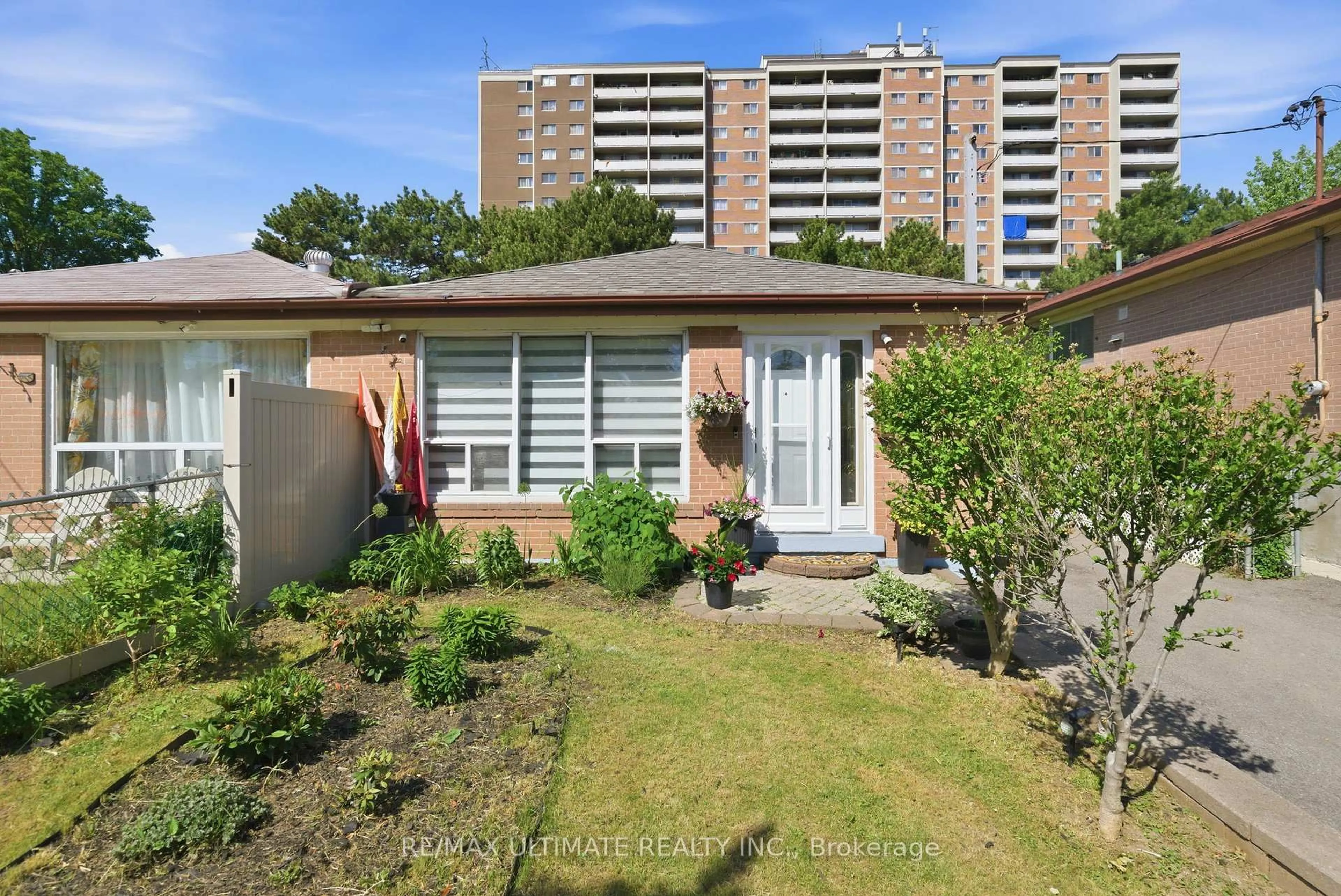 Home with brick exterior material, street for 48 Venetian Cres, Toronto Ontario M3N 2L8