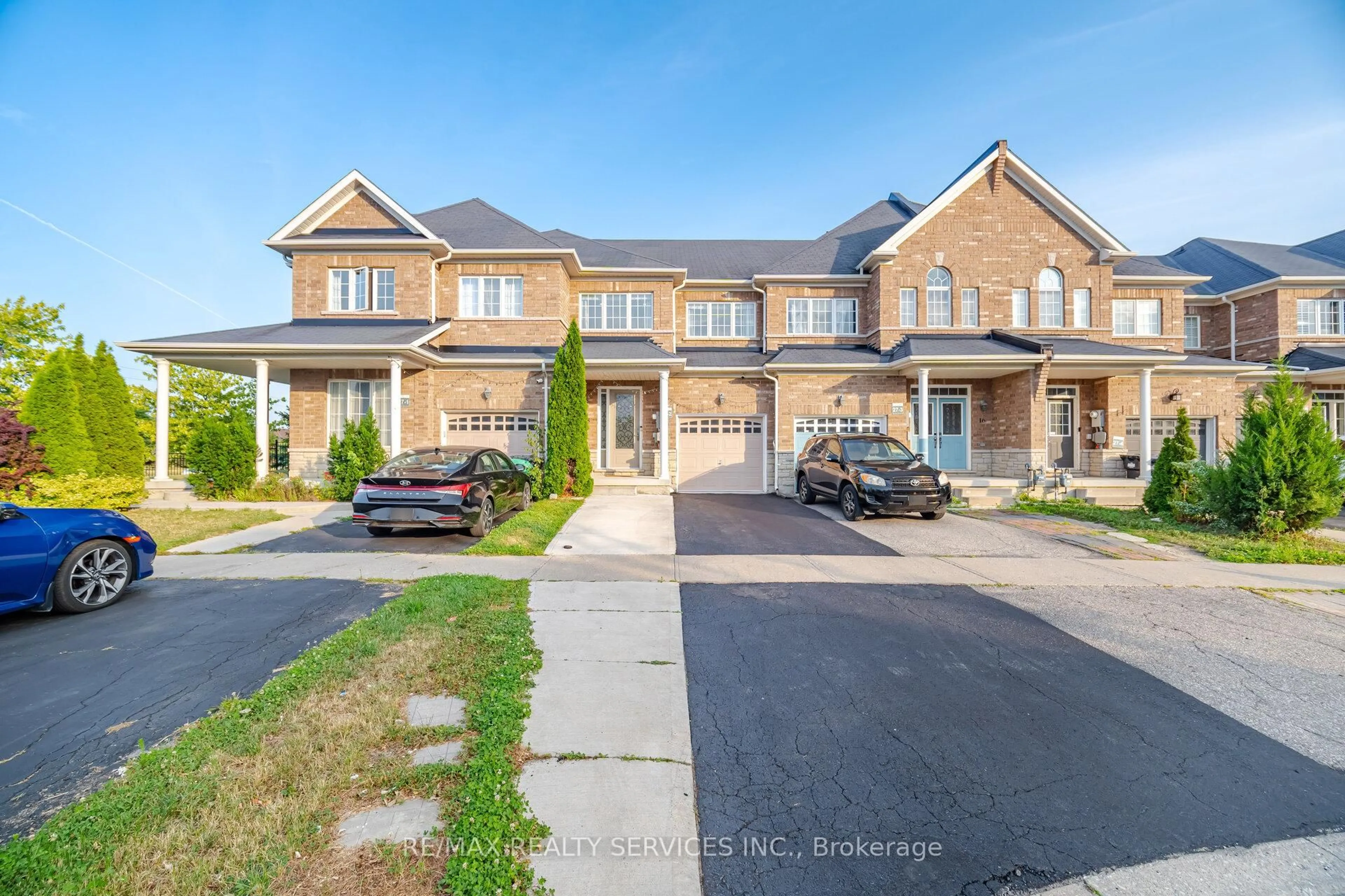 A pic from outside/outdoor area/front of a property/back of a property/a pic from drone, street for 18 Seedland Cres, Brampton Ontario L6R 0Z5