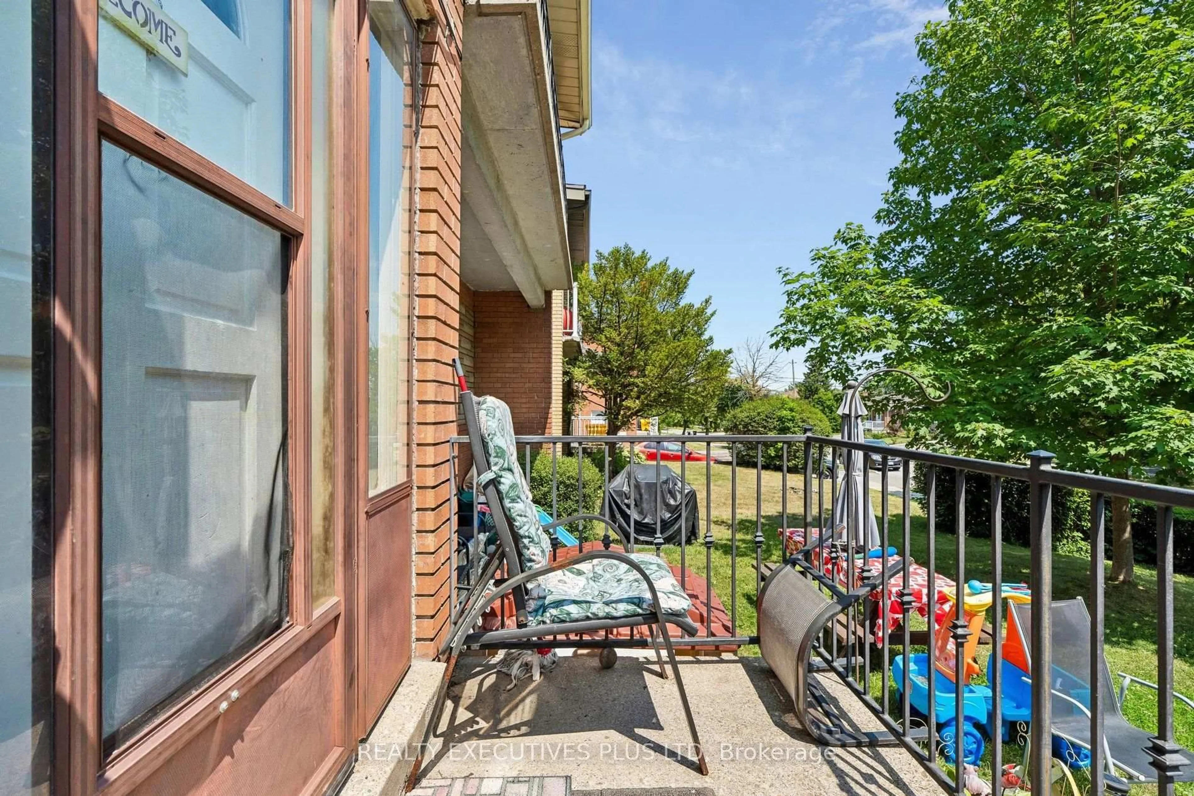 Patio, water/lake/river/ocean view for 74 Calstock Dr, Toronto Ontario M9V 1H2