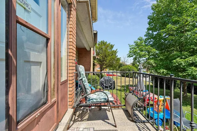 74 Calstock Dr, Toronto 2