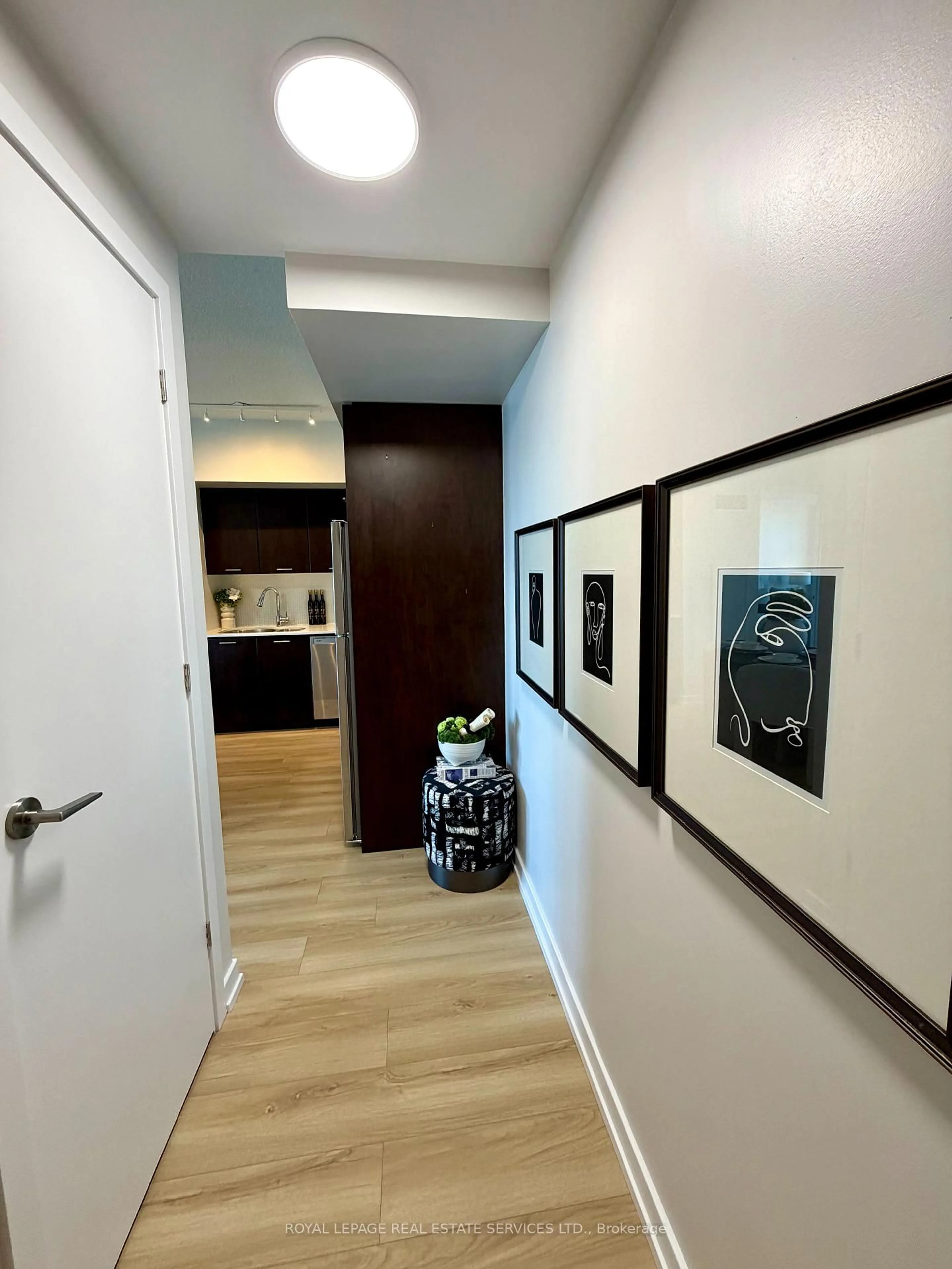 Indoor entryway for 2200 Lake Shore Blvd #3310, Toronto Ontario M8V 1A4