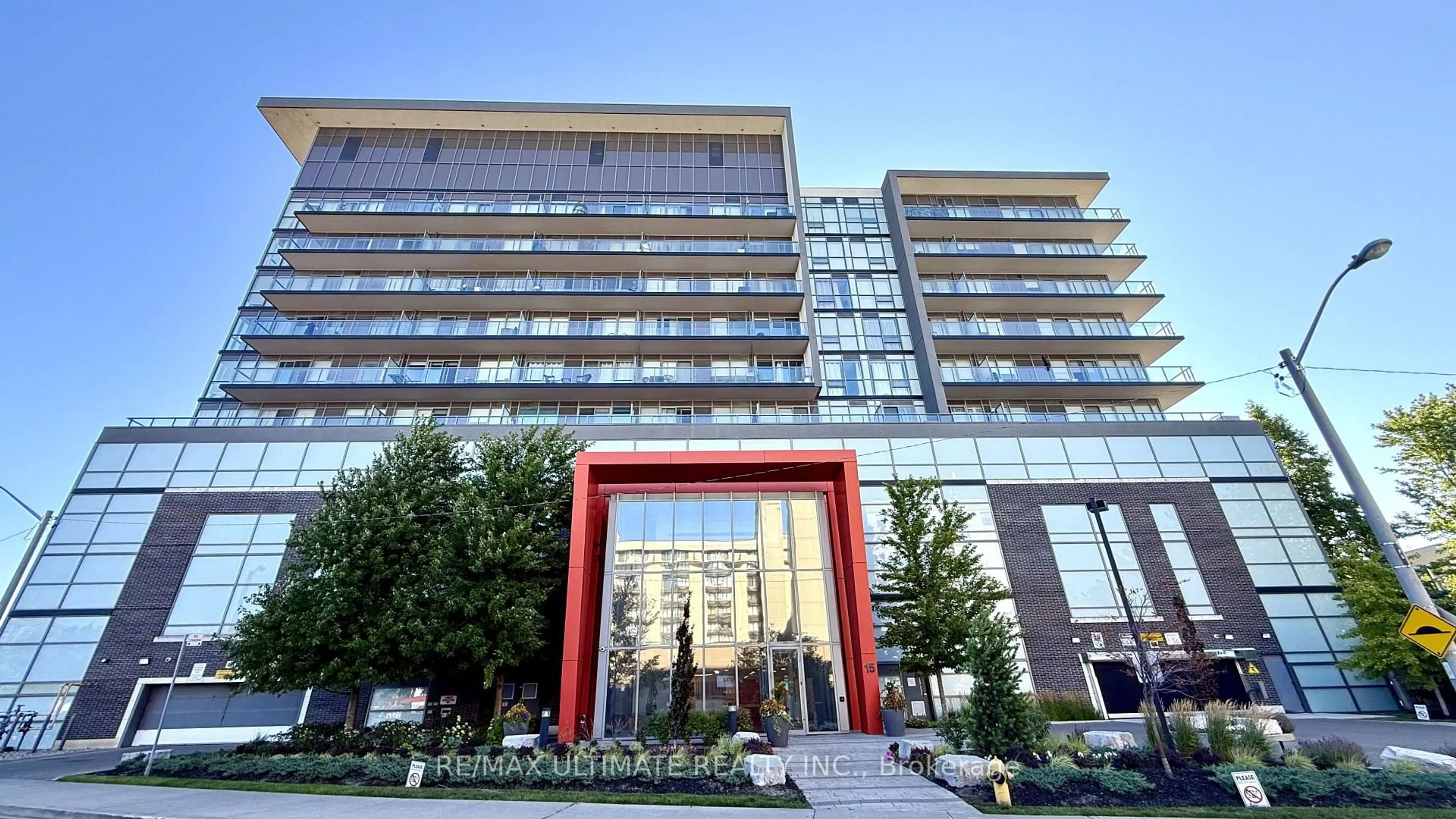 Indoor foyer for 15 James Finlay Way #723, Toronto Ontario M3M 0B3