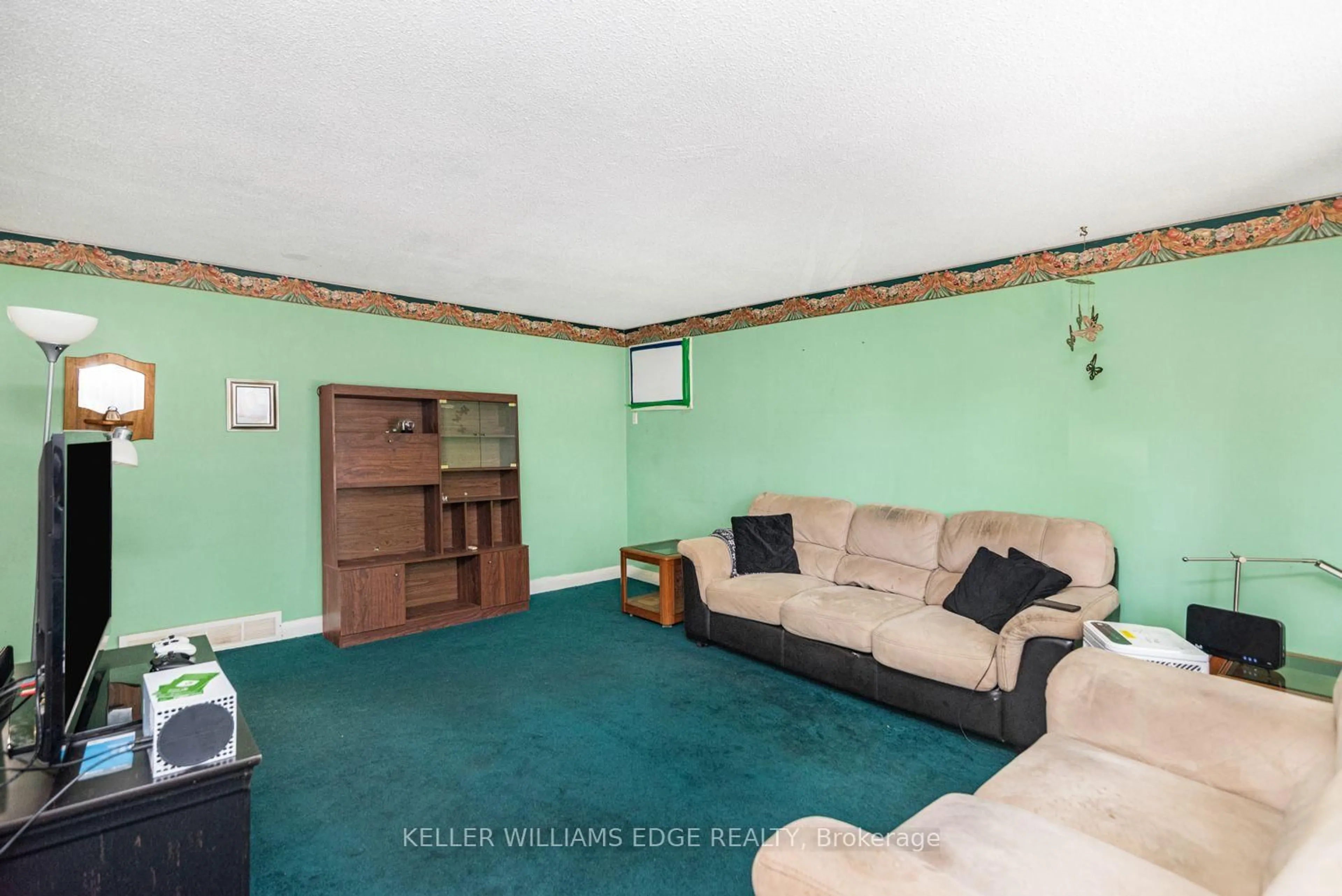 Living room with furniture, unknown for 2138 Falmouth Terr, Burlington Ontario L7P 1X9
