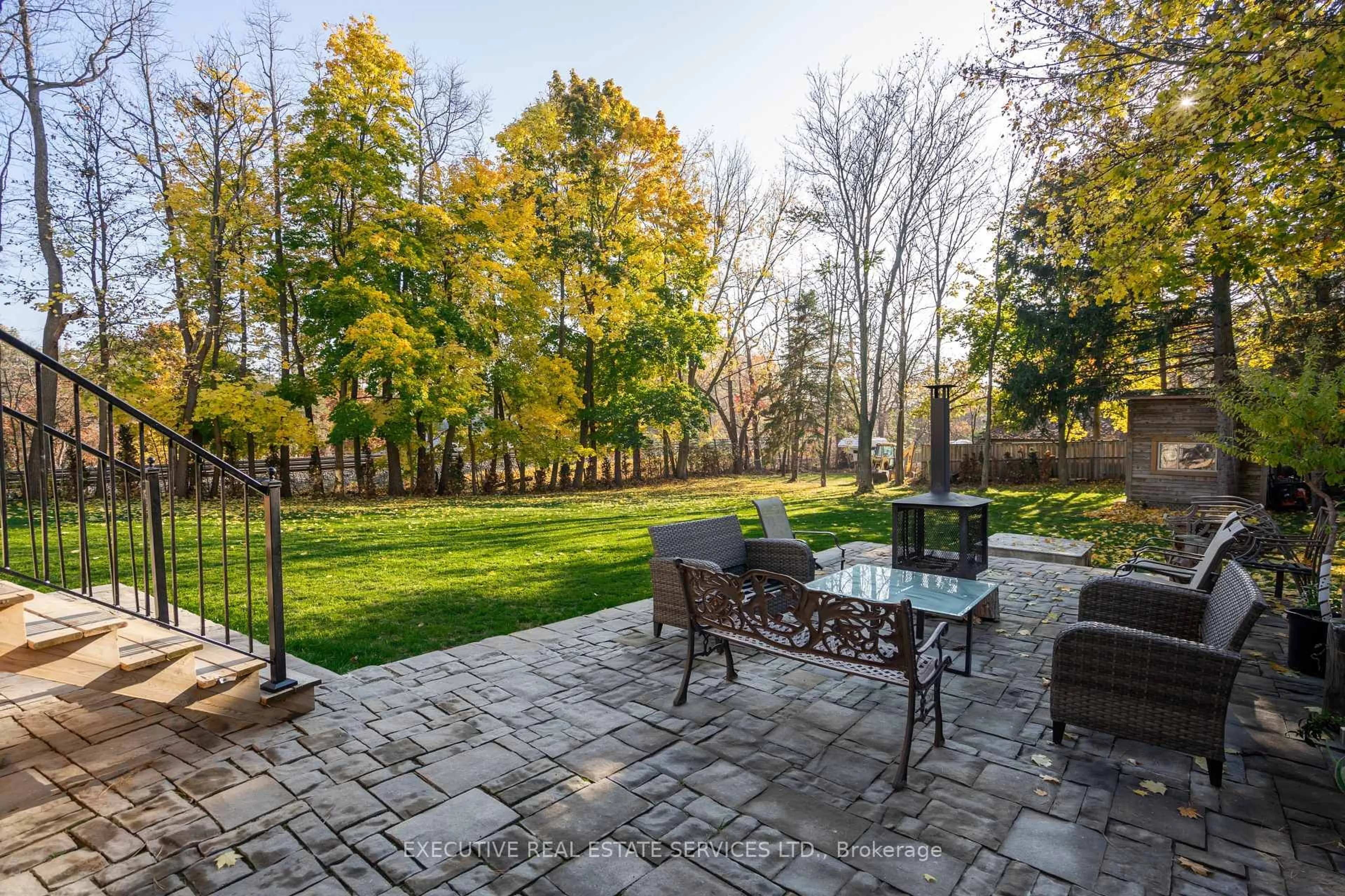 Patio, unknown for 1138 Garden Rd, Mississauga Ontario L5H 3J6