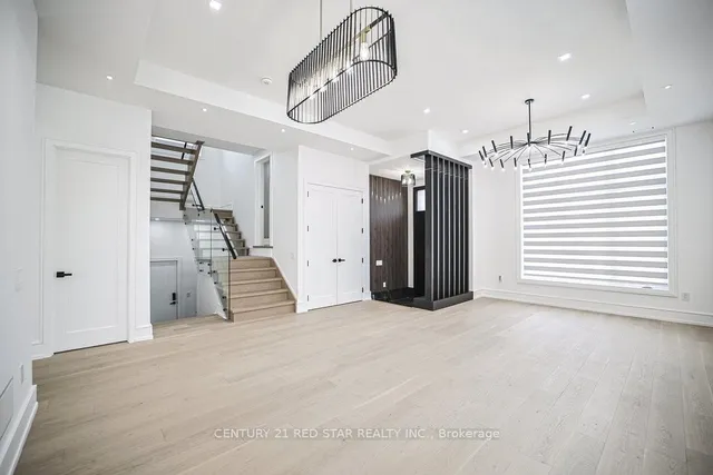 1 Frankwood Rd, Toronto 5
