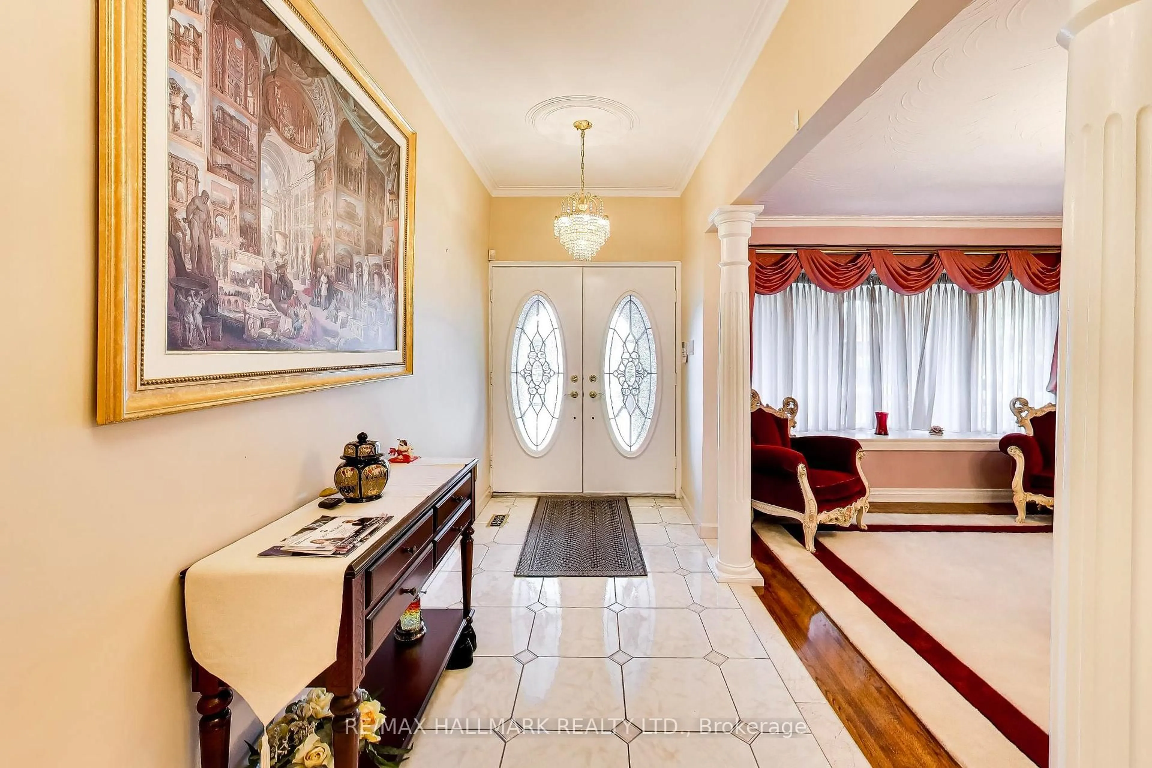 Indoor entryway for 5 Byworth Blvd, Toronto Ontario M9R 1W7