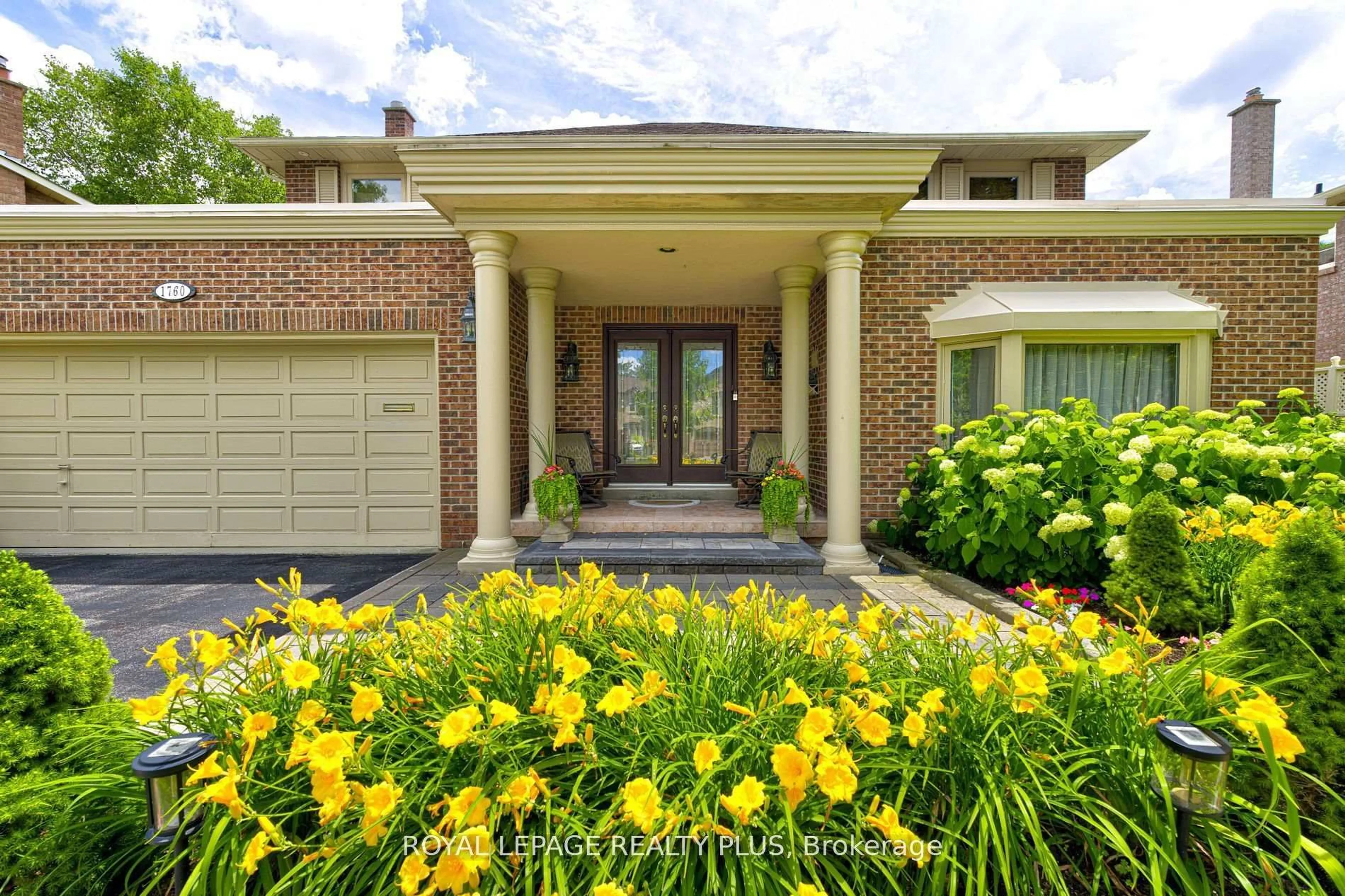 Home with brick exterior material, street for 1760 Featherston Crt, Mississauga Ontario L5L 3E3