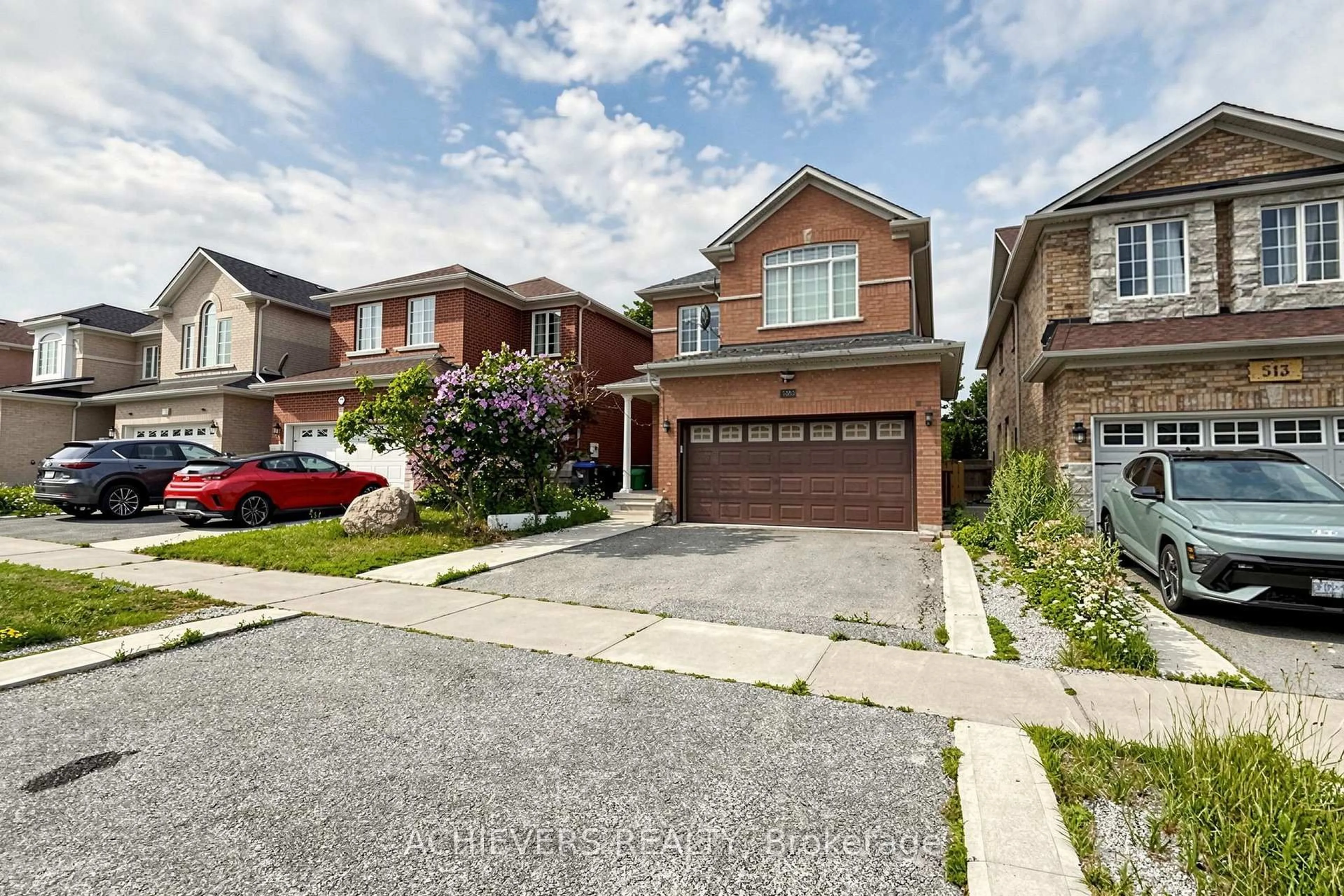 Home with brick exterior material, street for 517 Navigator Dr, Mississauga Ontario L5W 1P5
