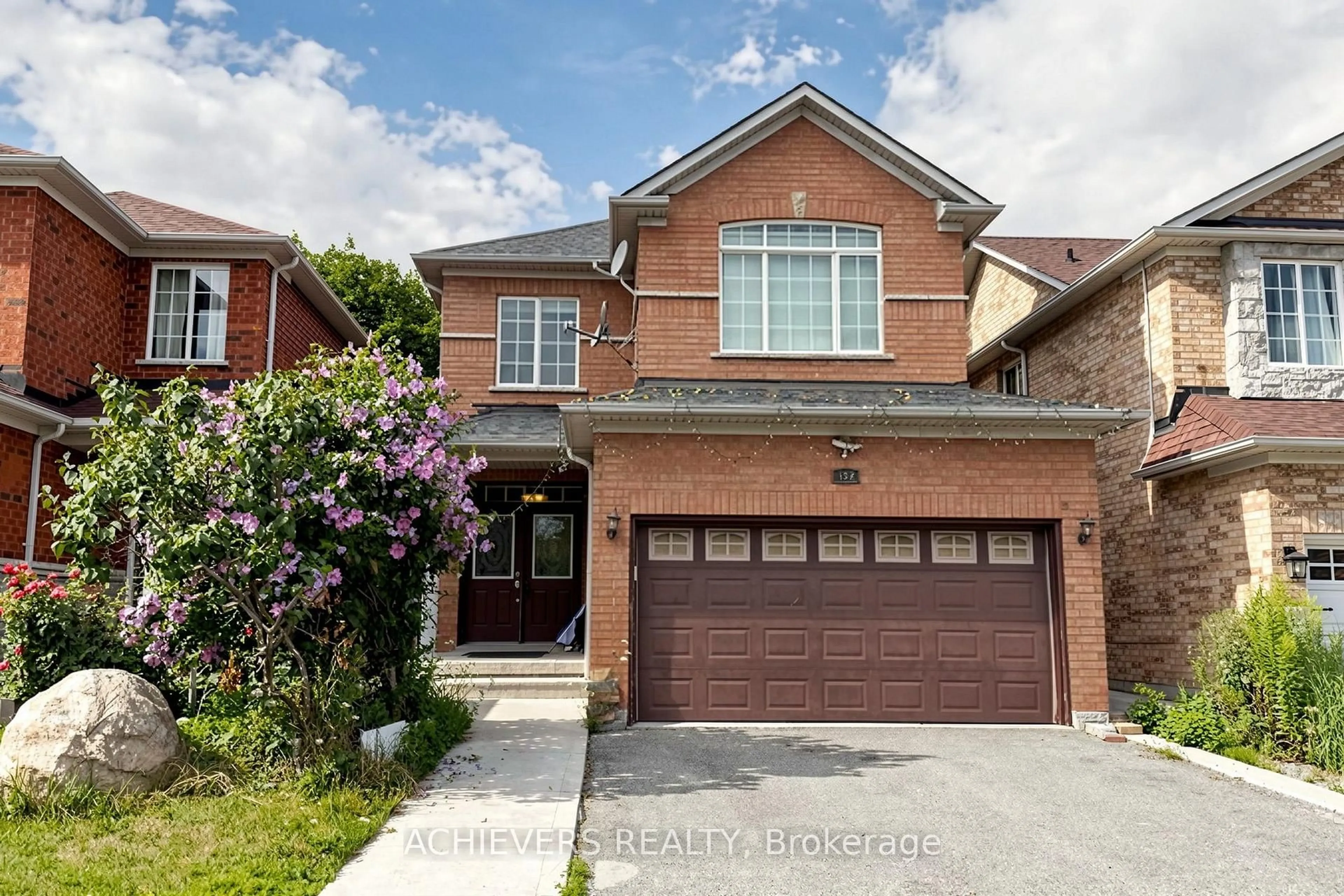 Home with brick exterior material, street for 517 Navigator Dr, Mississauga Ontario L5W 1P5